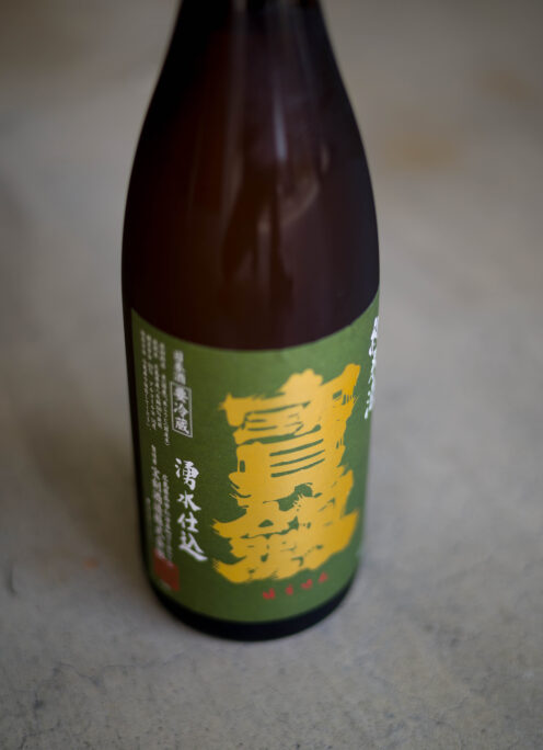 宝剣シリーズの中心的存在。まずはここから。「宝剣　HOUKEN　純米　＜緑ラベル　GREEN LABEL＞」