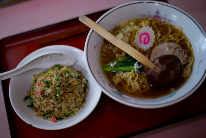 スタミナラーメンのぶちゃん　吉祥寺　ラーメン　中華料理　食堂　東京都武蔵野市吉祥寺東町1-18-18　ラーメン　半チャーハン　スタミナメン大盛り　激安　激コスパ
地元で愛される街中華　ステキ　最高　存在感　歴史　唯一無二　癒し　メニュー豊富　（株）富屋酒店　愛知県名古屋市瑞穂区上坂町1-41-2　地酒屋　専門店　ライカM11　ズミルックス50　レンズ　代表　上田豊二　きき酒師　焼酎アドバイザー　
シャンパーニュシュヴァリエ　堀田駅　熱田神宮駅
名古屋高速　堀田出口すぐ　牛巻交差点すぐ　レトロ街並み　瓦屋根
　　　クラッシックカー　クラッシックバイク　インテリア　ファッション　音楽
センス　クリエイト　おたく　マニア　映画　シネマ
