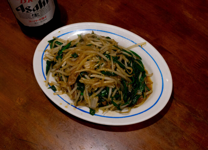 中華料理　餃子の店　三幸園　白山通り店　ギヨウザイノミセ　サンコウエン
神保町　餃子　中華料理　食ベログ百名店 2021 SANKOEN　東京都千代田区神田神保町1-13　激旨し　行列必須　マーボー豆腐　もやし炒め　味噌ラーメン　人気店　有名店　通し営業　名店　神保町を代表する街中華　定番　大瓶最高　瓶ビール
（株）富屋酒店　愛知県名古屋市瑞穂区上坂町1-41-2　地酒屋　専門店　ライカM11　ズミルックス50　レンズ　代表　上田豊二　きき酒師　焼酎アドバイザー　
シャンパーニュシュヴァリエ　堀田駅　熱田神宮駅
名古屋高速　堀田出口すぐ　牛巻交差点すぐ　レトロ街並み　瓦屋根
　　　クラッシックカー　クラッシックバイク　インテリア　ファッション　音楽
センス　クリエイト　おたく　マニア　映画　シネマ
