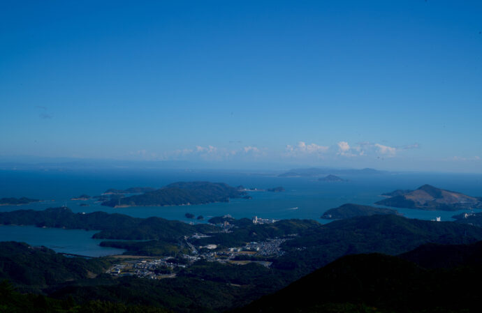 志摩市 SHIMA  ISESHIMA  いせ いせしま イセシマ  伊勢志摩  リアス式海岸　魚介豊富  名古屋から約2時間半　絶景　美し  パールロード  伊勢志摩スカイライン 
ツーリングコース  三重県の魅力　発掘　ユーノスロードスター ＮＡ　マリナブルー 

（株）富屋酒店 かぶしきがいしゃ とみやさけてん カブシキガイシャ　トミヤサケテン TOMIYA SAKETEN 　愛知県名古屋市瑞穂区上坂町1-41-2　地酒屋　豊盃　HOUHAI ほうはい　ホーハイ　三浦酒造  MIURASHUZO日高見　ひたかみ　ヒタカミ HITAKAMI  平孝酒造　HIRAKOSHUZO 天の戸 アマノト　あまのと　AMANOTO　浅舞酒造 ASAMAISHUZO　飛露喜 HIROKISHUZOHONTEN　廣木酒造本店　HIROK　大那 DAINA　ダイナ　だいな　菊の里酒造　KIKUNOSATOSHUZO　旭興　KYOKUKO　きょくこう　キョクコウ　渡邉酒造　WATANABESHUZO　仙禽 SENKIN　せんきん　センキン（株）せんきん SENKIN鶴齢　カクレイ　かくれい KAKUREI　青木酒造　AOKISHUZO謙信 ケンシン　けんしん KENSHIN池田屋酒造 IKEDAYASHUZO 白岳仙 HAKUGAKUSEN　ハクガクセン　はくがくせん　安本酒造 YASUMOTOSHUZO 群馬泉 グンマイズミ　ぐんまいずみ 島岡酒造 SHIMAOKASHUZO  喜久醉 きくよい キクヨイKIKUYOI 青島酒造 AOSHIMASHUZO 長珍 ちょうちん　チョウチン長珍酒造CHOCHINSHUZO　みねたからみりん　峯寳 味醂　一子相伝 ミネタカラ　いっしそうでん　イッシソウデン　小笠原味醂 OGASAWARA MIRIN

瀧自慢　たきじまん　タキジマン　瀧自慢酒造　TAKIZIMANSHUZO　田光　TABIKA 早川酒造  HAYAKAWASHUZO　作　ZAKU ざく ザク 清水清三郎商店 SHIMIZUSEIZABUROSHOTEN  篠峯　櫛羅　しのみね　シノミネ　くじら　クジラ　千代酒造　CHIYOSHUZO　雑賀　さいか　サイカ　九重雑賀  KOKONOESAIKA　紀土　鶴梅　無量山　きっど　キッド　KID 　ツルウメ　つるうめ　TURUUME　ムリョウザン　むりょうざん　MURYOZAN　平和酒造　HEIWASHUZO　蒼空　そうくう　ソウクウ　SÔKÛ　藤岡酒造　HUJIOKASHUZO 　宝剣　HOUKEN  宝剣酒造　ほうけんしゅぞう　ホウケンシュゾウ　HOKENSHUZO　清酒竹鶴　小笹屋竹鶴　せいしゅたけつる　セイシュタケツル　おささやたけつる　オササヤタケツル　竹鶴酒造　TAKETURUSHUZO
石鎚　いしづち　イシヅチ　石鎚酒造　ISHIDUCHISHUZO　土佐しらぎく　とさしらぎく　トサシラギク　仙頭酒造場　せんとうしゅぞうじょう　SENDOSHUZOZYO
　
 ブルゴーニュワイン　BOURGOGNE  ボルドーワイン　BORDEAUXカリフォルニアワイン CALIFORNIA  シャンパーニュ  SHAMPAGNEアルザスワイン ALSACE ドイツワイン WEIN GERMAN WINE 専門店　ライカM11　ズミルックス50　レンズ　代表　上田豊二　　きき酒師　焼酎アドバイザー　シャンパーニュシュヴァリエ　堀田駅より徒歩10分　熱田神宮駅より徒歩10分
市バス　牛巻より徒歩３分　地下鉄堀田駅より徒歩１５分　名古屋高速堀田出口より車で２分　牛巻交差点より徒歩５分　レトロ街並み　瓦屋根　裏道　大通りより二本入る　CLASSIC CARクラッシックカー CLASSIC BIKE　クラッシックバイク INTERIA　インテリア　　FASHION　ファッション　MUSIC　音楽　LOVE　SAKE SHOP　酒屋
センス　クリエイト　おたく　　MANIAマニア MOVIE　映画　CINEMA シネマ　2024年春オープン予定 いいねタウン瑞穂 iiNE マルシェ内　グランクレア瑞穂 いいねタウン瑞穂  愛知県名古屋市瑞穂区宝田町四丁目2番、3番2　春敲町三丁目23番1（地番） 魚太郎　UOTARO MIZUHO うおたろう　ウオタロウ　なごやみずほてん　ナゴヤミズホテン　 名古屋瑞穂店  車で1分　徒歩5分　丸明 瑞穂店  MARUAKI MIZUHO　マルアキ ミズホテン　まるあき みずほてん　 徒歩10分　車3分　焼肉 美奈登  ヤキニクミナト　やきにくみなと YAKINIKU MINATO 車で2分　徒歩10分  どての品川　DOTENO SHINAGAWA　ドテノシナガワ　どてのしながわ　車で30秒　徒歩1分昇福亭　SHOHUKUTEI しょうふくてい　ショウフクテイ 街中華　マニア　大盛り　個性派  車で5分　徒歩15分  名店 近くにたくさんあり　堀田バンザイ　牛巻バンザイ　名古屋のへそ
