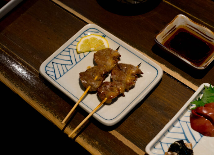 焼き鳥 えびすや 愛知県名古屋市昭和区御器所石仏町2-4 ヌーヴェルセレクション 金  オリヴィエジュアン  
ブルゴーニュ オート コート ド ニュイ シャルドネ ブラン 2021　BOURGOGNE HAUTES-CÔTES DE NUITS CHARDONNAY 2021 OLIVIER JOUAN  
（株）富屋酒店 かぶしきがいしゃ とみやさけてん カブシキガイシャ　トミヤサケテン TOMIYA SAKETEN 　愛知県名古屋市瑞穂区上坂町1-41-2　地酒屋　豊盃　HOUHAI ほうはい　ホーハイ　三浦酒造  MIURASHUZO日高見　ひたかみ　ヒタカミ HITAKAMI  平孝酒造　HIRAKOSHUZO 天の戸 アマノト　あまのと　AMANOTO　浅舞酒造 ASAMAISHUZO　飛露喜 HIROKISHUZOHONTEN　廣木酒造本店　HIROK　大那 DAINA　ダイナ　だいな　菊の里酒造　KIKUNOSATOSHUZO　旭興　KYOKUKO　きょくこう　キョクコウ　渡邉酒造　WATANABESHUZO　仙禽 SENKIN　せんきん　センキン（株）せんきん SENKIN鶴齢　カクレイ　かくれい KAKUREI　青木酒造　AOKISHUZO謙信 ケンシン　けんしん KENSHIN池田屋酒造 IKEDAYASHUZO 白岳仙 HAKUGAKUSEN　ハクガクセン　はくがくせん　安本酒造 YASUMOTOSHUZO 群馬泉 グンマイズミ　ぐんまいずみ 島岡酒造 SHIMAOKASHUZO  喜久醉 きくよい キクヨイKIKUYOI 青島酒造 AOSHIMASHUZO 長珍 ちょうちん　チョウチン長珍酒造CHOCHINSHUZO　みねたからみりん　峯寳 味醂　一子相伝 ミネタカラ　いっしそうでん　イッシソウデン　小笠原味醂 OGASAWARA MIRIN

瀧自慢　たきじまん　タキジマン　瀧自慢酒造　TAKIZIMANSHUZO　田光　TABIKA 早川酒造  HAYAKAWASHUZO　作　ZAKU ざく ザク 清水清三郎商店 SHIMIZUSEIZABUROSHOTEN  篠峯　櫛羅　しのみね　シノミネ　くじら　クジラ　千代酒造　CHIYOSHUZO　雑賀　さいか　サイカ　九重雑賀  KOKONOESAIKA　紀土　鶴梅　無量山　きっど　キッド　KID 　ツルウメ　つるうめ　TURUUME　ムリョウザン　むりょうざん　MURYOZAN　平和酒造　HEIWASHUZO　蒼空　そうくう　ソウクウ　SÔKÛ　藤岡酒造　HUJIOKASHUZO 　宝剣　HOUKEN  宝剣酒造　ほうけんしゅぞう　ホウケンシュゾウ　HOKENSHUZO　清酒竹鶴　小笹屋竹鶴　せいしゅたけつる　セイシュタケツル　おささやたけつる　オササヤタケツル　竹鶴酒造　TAKETURUSHUZO
石鎚　いしづち　イシヅチ　石鎚酒造　ISHIDUCHISHUZO　土佐しらぎく　とさしらぎく　トサシラギク　仙頭酒造場　せんとうしゅぞうじょう　SENDOSHUZOZYO　アルガブランカ　ARUGABURANKA勝沼醸造　KATUNUMAJÔZÔ　ドメーヌソガ　ソガ・ペール・エ・フィス SOGA PELE ET FIS　オブセワイナリー　OBUSEWINERY　ドメーヌタカヒコ　DOMAINE TAKAHIKO　クリサワブラン　KURISAWA BLANC　ナカザワワイナリー　NAKAZAWA WINERY　さつま寿　SATUMA KOTOBUKI 　尾込商店 OGOME SHOTEN  蔵の師魂 KURANOSHIKON  小正醸造　KOMASA ＪÔＺÔ　天狗櫻 TENGUSAKURA  白石酒蔵　SHIRAISHISHUZO  しま千両 SHIMASENRYO　高崎酒蔵  TAKASAKISHUZO  杜氏潤平　TOJIJUNPEI  小玉醸造  KODAMAJOZO  赤鹿毛　青鹿毛  AKAKAGE   AOKAGE　柳田酒蔵  YANAGIDASHUZO　舞香　MAIKA　泰明　TAIMEI　藤居醸造　HUZIIJÔＺÔ　池の露　特酎天草　IKENOTUYU  TOKUCHU  AMAKUSA　壱乃醸　飛乃流　朝日　ICHINOJO  HINORYU　ASAHI　朝日酒造　ASAHISHUZO　龍宮　RYUGU 富田酒造場　TOMITASHUZOJO　鳥飼 TORIKAI　鳥飼酒造　TORIKAISHUZO　極楽 GOIKURAKU　林酒造場 HAYASHISHUZOJO　屋久の島大自然林　酔麦香　YAKUNOSHIMA DAISHIZENRIN SUIBASKUKA　本坊酒造　HONBOSHUZO
金峰　金峰荒蘆過  KINPO　KINPOARAROKA　宇都酒造　UTOSHUZO　北谷長老　CHYATANCHÔＲÔ　北谷酒造　CHYATANSHUZO　山原くいな　YAMBARUKUINA　やんばる酒造　YAMBARUSHUZO　2024年春オープン予定 いいねタウン瑞穂 iiNE マルシェ内　グランクレア瑞穂 いいねタウン瑞穂  愛知県名古屋市瑞穂区宝田町四丁目2番、3番2　春敲町三丁目23番1（地番） 魚太郎　UOTARO MIZUHO うおたろう　ウオタロウ　なごやみずほてん　ナゴヤミズホテン　 名古屋瑞穂店  車で1分　徒歩5分　丸明 瑞穂店  MARUAKI MIZUHO　マルアキ ミズホテン　まるあき みずほてん　 徒歩10分　車3分　焼肉 美奈登  ヤキニクミナト　やきにくみなと YAKINIKU MINATO 車で2分　徒歩10分  どての品川　DOTENO SHINAGAWA　ドテノシナガワ　どてのしながわ　車で30秒　徒歩1分昇福亭　SHOHUKUTEI しょうふくてい　ショウフクテイ 街中華　マニア　大盛り　個性派  車で5分　徒歩15分  名店 近くにたくさんあり　堀田バンザイ　牛巻バンザイ　名古屋のへそ

