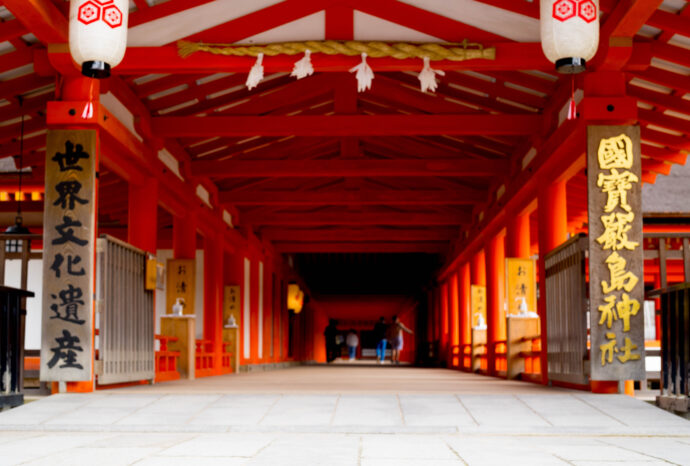 厳島神社　いつくしまじんじゃ　イツクシマジンジャ　広島県廿日市市宮島町1-1　
（株）富屋酒店 かぶしきがいしゃ とみやさけてん カブシキガイシャ　トミヤサケテン TOMIYA SAKETEN 　愛知県名古屋市瑞穂区上坂町1-41-2　地酒屋　豊盃　HOUHAI ほうはい　ホーハイ　三浦酒造  MIURASHUZO日高見　ひたかみ　ヒタカミ HITAKAMI  平孝酒造　HIRAKOSHUZO 天の戸 アマノト　あまのと　AMANOTO　浅舞酒造 ASAMAISHUZO　飛露喜 HIROKISHUZOHONTEN　廣木酒造本店　HIROK　大那 DAINA　ダイナ　だいな　菊の里酒造　KIKUNOSATOSHUZO　旭興　KYOKUKO　きょくこう　キョクコウ　渡邉酒造　WATANABESHUZO　仙禽 SENKIN　せんきん　センキン（株）せんきん SENKIN鶴齢　カクレイ　かくれい KAKUREI　青木酒造　AOKISHUZO謙信 ケンシン　けんしん KENSHIN池田屋酒造 IKEDAYASHUZO 白岳仙 HAKUGAKUSEN　ハクガクセン　はくがくせん　安本酒造 YASUMOTOSHUZO 群馬泉 グンマイズミ　ぐんまいずみ 島岡酒造 SHIMAOKASHUZO  喜久醉 きくよい キクヨイKIKUYOI 青島酒造 AOSHIMASHUZO 長珍 ちょうちん　チョウチン長珍酒造CHOCHINSHUZO　みねたからみりん　峯寳 味醂　一子相伝 ミネタカラ　いっしそうでん　イッシソウデン　小笠原味醂 OGASAWARA MIRIN

瀧自慢　たきじまん　タキジマン　瀧自慢酒造　TAKIZIMANSHUZO　田光　TABIKA 早川酒造  HAYAKAWASHUZO　作　ZAKU ざく ザク 清水清三郎商店 SHIMIZUSEIZABUROSHOTEN  篠峯　櫛羅　しのみね　シノミネ　くじら　クジラ　千代酒造　CHIYOSHUZO　雑賀　さいか　サイカ　九重雑賀  KOKONOESAIKA　紀土　鶴梅　無量山　きっど　キッド　KID 　ツルウメ　つるうめ　TURUUME　ムリョウザン　むりょうざん　MURYOZAN　平和酒造　HEIWASHUZO　蒼空　そうくう　ソウクウ　SÔKÛ　藤岡酒造　HUJIOKASHUZO 　宝剣　HOUKEN  宝剣酒造　ほうけんしゅぞう　ホウケンシュゾウ　HOKENSHUZO　清酒竹鶴　小笹屋竹鶴　せいしゅたけつる　セイシュタケツル　おささやたけつる　オササヤタケツル　竹鶴酒造　TAKETURUSHUZO
石鎚　いしづち　イシヅチ　石鎚酒造　ISHIDUCHISHUZO　土佐しらぎく　とさしらぎく　トサシラギク　仙頭酒造場　せんとうしゅぞうじょう　SENDOSHUZOZYO　アルガブランカ　ARUGABURANKA勝沼醸造　KATUNUMAJÔZÔ　ドメーヌソガ　ソガ・ペール・エ・フィス SOGA PELE ET FIS　オブセワイナリー　OBUSEWINERY　ドメーヌタカヒコ　DOMAINE TAKAHIKO　クリサワブラン　KURISAWA BLANC　ナカザワワイナリー　NAKAZAWA WINERY　さつま寿　SATUMA KOTOBUKI 　尾込商店 OGOME SHOTEN  蔵の師魂 KURANOSHIKON  小正醸造　KOMASA ＪÔＺÔ　天狗櫻 TENGUSAKURA  白石酒蔵　SHIRAISHISHUZO  しま千両 SHIMASENRYO　高崎酒蔵  TAKASAKISHUZO  杜氏潤平　TOJIJUNPEI  小玉醸造  KODAMAJOZO  赤鹿毛　青鹿毛  AKAKAGE   AOKAGE　柳田酒蔵  YANAGIDASHUZO　舞香　MAIKA　泰明　TAIMEI　藤居醸造　HUZIIJÔＺÔ　池の露　特酎天草　IKENOTUYU  TOKUCHU  AMAKUSA　壱乃醸　飛乃流　朝日　ICHINOJO  HINORYU　ASAHI　朝日酒造　ASAHISHUZO　龍宮　RYUGU 富田酒造場　TOMITASHUZOJO　鳥飼 TORIKAI　鳥飼酒造　TORIKAISHUZO　極楽 GOIKURAKU　林酒造場 HAYASHISHUZOJO　屋久の島大自然林　酔麦香　YAKUNOSHIMA DAISHIZENRIN SUIBASKUKA　本坊酒造　HONBOSHUZO
金峰　金峰荒蘆過  KINPO　KINPOARAROKA　宇都酒造　UTOSHUZO　北谷長老　CHYATANCHÔＲÔ　北谷酒造　CHYATANSHUZO　山原くいな　YAMBARUKUINA　やんばる酒造　YAMBARUSHUZO　2024年春オープン予定 いいねタウン瑞穂 iiNE マルシェ内　グランクレア瑞穂 いいねタウン瑞穂  愛知県名古屋市瑞穂区宝田町四丁目2番、3番2　春敲町三丁目23番1（地番） 魚太郎　UOTARO MIZUHO うおたろう　ウオタロウ　なごやみずほてん　ナゴヤミズホテン　 名古屋瑞穂店  車で1分　徒歩5分　丸明 瑞穂店  MARUAKI MIZUHO　マルアキ ミズホテン　まるあき みずほてん　 徒歩10分　車3分　焼肉 美奈登  ヤキニクミナト　やきにくみなと YAKINIKU MINATO 車で2分　徒歩10分  どての品川　DOTENO SHINAGAWA　ドテノシナガワ　どてのしながわ　車で30秒　徒歩1分昇福亭　SHOHUKUTEI しょうふくてい　ショウフクテイ 街中華　マニア　大盛り　個性派  車で5分　徒歩15分  名店 近くにたくさんあり　堀田バンザイ　牛巻バンザイ　名古屋のへそ

