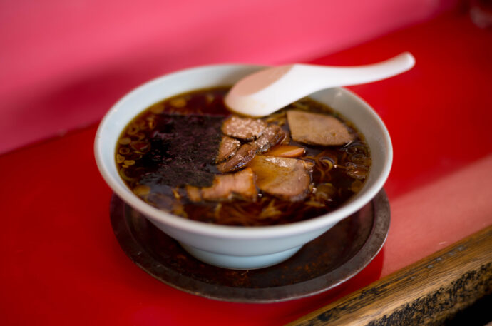 かんちゃんラーメン かんちゃんらーめん KANCHANRAMEN 愛知県一宮市大江3-1-8 尾張一宮  中華そば
（株）富屋酒店 かぶしきがいしゃ とみやさけてん カブシキガイシャ　トミヤサケテン TOMIYA SAKETEN 　愛知県名古屋市瑞穂区上坂町1-41-2　地酒屋　豊盃　HOUHAI ほうはい　ホーハイ　三浦酒造  MIURASHUZO日高見　ひたかみ　ヒタカミ HITAKAMI  平孝酒造　HIRAKOSHUZO 天の戸 アマノト　あまのと　AMANOTO　浅舞酒造 ASAMAISHUZO　飛露喜 HIROKISHUZOHONTEN　廣木酒造本店　HIROK　大那 DAINA　ダイナ　だいな　菊の里酒造　KIKUNOSATOSHUZO　旭興　KYOKUKO　きょくこう　キョクコウ　渡邉酒造　WATANABESHUZO　仙禽 SENKIN　せんきん　センキン（株）せんきん SENKIN鶴齢　カクレイ　かくれい KAKUREI　青木酒造　AOKISHUZO謙信 ケンシン　けんしん KENSHIN池田屋酒造 IKEDAYASHUZO 白岳仙 HAKUGAKUSEN　ハクガクセン　はくがくせん　安本酒造 YASUMOTOSHUZO 群馬泉 グンマイズミ　ぐんまいずみ 島岡酒造 SHIMAOKASHUZO  喜久醉 きくよい キクヨイKIKUYOI 青島酒造 AOSHIMASHUZO 長珍 ちょうちん　チョウチン長珍酒造CHOCHINSHUZO　みねたからみりん　峯寳 味醂　一子相伝 ミネタカラ　いっしそうでん　イッシソウデン　小笠原味醂 OGASAWARA MIRIN

瀧自慢　たきじまん　タキジマン　瀧自慢酒造　TAKIZIMANSHUZO　田光　TABIKA 早川酒造  HAYAKAWASHUZO　作　ZAKU ざく ザク 清水清三郎商店 SHIMIZUSEIZABUROSHOTEN  篠峯　櫛羅　しのみね　シノミネ　くじら　クジラ　千代酒造　CHIYOSHUZO　雑賀　さいか　サイカ　九重雑賀  KOKONOESAIKA　紀土　鶴梅　無量山　きっど　キッド　KID 　ツルウメ　つるうめ　TURUUME　ムリョウザン　むりょうざん　MURYOZAN　平和酒造　HEIWASHUZO　蒼空　そうくう　ソウクウ　SÔKÛ　藤岡酒造　HUJIOKASHUZO 　宝剣　HOUKEN  宝剣酒造　ほうけんしゅぞう　ホウケンシュゾウ　HOKENSHUZO　清酒竹鶴　小笹屋竹鶴　せいしゅたけつる　セイシュタケツル　おささやたけつる　オササヤタケツル　竹鶴酒造　TAKETURUSHUZO
石鎚　いしづち　イシヅチ　石鎚酒造　ISHIDUCHISHUZO　土佐しらぎく　とさしらぎく　トサシラギク　仙頭酒造場　せんとうしゅぞうじょう　SENDOSHUZOZYO　アルガブランカ　ARUGABURANKA勝沼醸造　KATUNUMAJÔZÔ　ドメーヌソガ　ソガ・ペール・エ・フィス SOGA PELE ET FIS　オブセワイナリー　OBUSEWINERY　ドメーヌタカヒコ　DOMAINE TAKAHIKO　クリサワブラン　KURISAWA BLANC　ナカザワワイナリー　NAKAZAWA WINERY　さつま寿　SATUMA KOTOBUKI 　尾込商店 OGOME SHOTEN  蔵の師魂 KURANOSHIKON  小正醸造　KOMASA ＪÔＺÔ　天狗櫻 TENGUSAKURA  白石酒蔵　SHIRAISHISHUZO  しま千両 SHIMASENRYO　高崎酒蔵  TAKASAKISHUZO  杜氏潤平　TOJIJUNPEI  小玉醸造  KODAMAJOZO  赤鹿毛　青鹿毛  AKAKAGE   AOKAGE　柳田酒蔵  YANAGIDASHUZO　舞香　MAIKA　泰明　TAIMEI　藤居醸造　HUZIIJÔＺÔ　池の露　特酎天草　IKENOTUYU  TOKUCHU  AMAKUSA　壱乃醸　飛乃流　朝日　ICHINOJO  HINORYU　ASAHI　朝日酒造　ASAHISHUZO　龍宮　RYUGU 富田酒造場　TOMITASHUZOJO　鳥飼 TORIKAI　鳥飼酒造　TORIKAISHUZO　極楽 GOIKURAKU　林酒造場 HAYASHISHUZOJO　屋久の島大自然林　酔麦香　YAKUNOSHIMA DAISHIZENRIN SUIBASKUKA　本坊酒造　HONBOSHUZO
金峰　金峰荒蘆過  KINPO　KINPOARAROKA　宇都酒造　UTOSHUZO　北谷長老　CHYATANCHÔＲÔ　北谷酒造　CHYATANSHUZO　山原くいな　YAMBARUKUINA　やんばる酒造　YAMBARUSHUZO　2024年春オープン予定 いいねタウン瑞穂 iiNE マルシェ内　グランクレア瑞穂 いいねタウン瑞穂  愛知県名古屋市瑞穂区宝田町四丁目2番、3番2　春敲町三丁目23番1（地番） 魚太郎　UOTARO MIZUHO うおたろう　ウオタロウ　なごやみずほてん　ナゴヤミズホテン　 名古屋瑞穂店  車で1分　徒歩5分　丸明 瑞穂店  MARUAKI MIZUHO　マルアキ ミズホテン　まるあき みずほてん　 徒歩10分　車3分　焼肉 美奈登  ヤキニクミナト　やきにくみなと YAKINIKU MINATO 車で2分　徒歩10分  どての品川　DOTENO SHINAGAWA　ドテノシナガワ　どてのしながわ　車で30秒　徒歩1分昇福亭　SHOHUKUTEI しょうふくてい　ショウフクテイ 街中華　マニア　大盛り　個性派  車で5分　徒歩15分  名店 近くにたくさんあり　堀田バンザイ　牛巻バンザイ　名古屋のへそ
