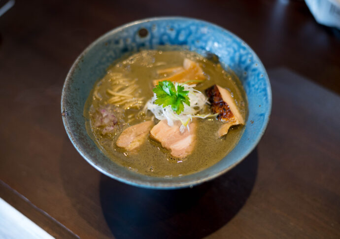 ラーメンこころ　RAMEN KOKORO らーめん こころ  つけ麺 油そば まぜそば 静岡県掛川市半済3034  三種の煮干し醤油 あら炊き白湯ラーメン　超濃厚 上品  個性 唯一無二
（株）富屋酒店 かぶしきがいしゃ とみやさけてん カブシキガイシャ　トミヤサケテン TOMIYA SAKETEN 　愛知県名古屋市瑞穂区上坂町1-41-2　地酒屋　豊盃　HOUHAI ほうはい　ホーハイ　三浦酒造  MIURASHUZO日高見　ひたかみ　ヒタカミ HITAKAMI  平孝酒造　HIRAKOSHUZO 天の戸 アマノト　あまのと　AMANOTO　浅舞酒造 ASAMAISHUZO　飛露喜 HIROKISHUZOHONTEN　廣木酒造本店　HIROK　大那 DAINA　ダイナ　だいな　菊の里酒造　KIKUNOSATOSHUZO　旭興　KYOKUKO　きょくこう　キョクコウ　渡邉酒造　WATANABESHUZO　仙禽 SENKIN　せんきん　センキン（株）せんきん SENKIN鶴齢　カクレイ　かくれい KAKUREI　青木酒造　AOKISHUZO謙信 ケンシン　けんしん KENSHIN池田屋酒造 IKEDAYASHUZO 白岳仙 HAKUGAKUSEN　ハクガクセン　はくがくせん　安本酒造 YASUMOTOSHUZO 群馬泉 グンマイズミ　ぐんまいずみ 島岡酒造 SHIMAOKASHUZO  喜久醉 きくよい キクヨイKIKUYOI 青島酒造 AOSHIMASHUZO 長珍 ちょうちん　チョウチン長珍酒造CHOCHINSHUZO　みねたからみりん　峯寳 味醂　一子相伝 ミネタカラ　いっしそうでん　イッシソウデン　小笠原味醂 OGASAWARA MIRIN

瀧自慢　たきじまん　タキジマン　瀧自慢酒造　TAKIZIMANSHUZO　田光　TABIKA 早川酒造  HAYAKAWASHUZO　作　ZAKU ざく ザク 清水清三郎商店 SHIMIZUSEIZABUROSHOTEN  篠峯　櫛羅　しのみね　シノミネ　くじら　クジラ　千代酒造　CHIYOSHUZO　雑賀　さいか　サイカ　九重雑賀  KOKONOESAIKA　紀土　鶴梅　無量山　きっど　キッド　KID 　ツルウメ　つるうめ　TURUUME　ムリョウザン　むりょうざん　MURYOZAN　平和酒造　HEIWASHUZO　蒼空　そうくう　ソウクウ　SÔKÛ　藤岡酒造　HUJIOKASHUZO 　宝剣　HOUKEN  宝剣酒造　ほうけんしゅぞう　ホウケンシュゾウ　HOKENSHUZO　清酒竹鶴　小笹屋竹鶴　せいしゅたけつる　セイシュタケツル　おささやたけつる　オササヤタケツル　竹鶴酒造　TAKETURUSHUZO
石鎚　いしづち　イシヅチ　石鎚酒造　ISHIDUCHISHUZO　土佐しらぎく　とさしらぎく　トサシラギク　仙頭酒造場　せんとうしゅぞうじょう　SENDOSHUZOZYO　アルガブランカ　ARUGABURANKA勝沼醸造　KATUNUMAJÔZÔ　ドメーヌソガ　ソガ・ペール・エ・フィス SOGA PELE ET FIS　オブセワイナリー　OBUSEWINERY　ドメーヌタカヒコ　DOMAINE TAKAHIKO　クリサワブラン　KURISAWA BLANC　ナカザワワイナリー　NAKAZAWA WINERY　さつま寿　SATUMA KOTOBUKI 　尾込商店 OGOME SHOTEN  蔵の師魂 KURANOSHIKON  小正醸造　KOMASA ＪÔＺÔ　天狗櫻 TENGUSAKURA  白石酒蔵　SHIRAISHISHUZO  しま千両 SHIMASENRYO　高崎酒蔵  TAKASAKISHUZO  杜氏潤平　TOJIJUNPEI  小玉醸造  KODAMAJOZO  赤鹿毛　青鹿毛  AKAKAGE   AOKAGE　柳田酒蔵  YANAGIDASHUZO　舞香　MAIKA　泰明　TAIMEI　藤居醸造　HUZIIJÔＺÔ　池の露　特酎天草　IKENOTUYU  TOKUCHU  AMAKUSA　壱乃醸　飛乃流　朝日　ICHINOJO  HINORYU　ASAHI　朝日酒造　ASAHISHUZO　龍宮　RYUGU 富田酒造場　TOMITASHUZOJO　鳥飼 TORIKAI　鳥飼酒造　TORIKAISHUZO　極楽 GOIKURAKU　林酒造場 HAYASHISHUZOJO　屋久の島大自然林　酔麦香　YAKUNOSHIMA DAISHIZENRIN SUIBASKUKA　本坊酒造　HONBOSHUZO
金峰　金峰荒蘆過  KINPO　KINPOARAROKA　宇都酒造　UTOSHUZO　北谷長老　CHYATANCHÔＲÔ　北谷酒造　CHYATANSHUZO　山原くいな　YAMBARUKUINA　やんばる酒造　YAMBARUSHUZO　2024年春オープン予定 いいねタウン瑞穂 iiNE マルシェ内　グランクレア瑞穂 いいねタウン瑞穂  愛知県名古屋市瑞穂区宝田町四丁目2番、3番2　春敲町三丁目23番1（地番） 魚太郎　UOTARO MIZUHO うおたろう　ウオタロウ　なごやみずほてん　ナゴヤミズホテン　 名古屋瑞穂店  車で1分　徒歩5分　丸明 瑞穂店  MARUAKI MIZUHO　マルアキ ミズホテン　まるあき みずほてん　 徒歩10分　車3分　焼肉 美奈登  ヤキニクミナト　やきにくみなと YAKINIKU MINATO 車で2分　徒歩10分  どての品川　DOTENO SHINAGAWA　ドテノシナガワ　どてのしながわ　車で30秒　徒歩1分昇福亭　SHOHUKUTEI しょうふくてい　ショウフクテイ 街中華　マニア　大盛り　個性派  車で5分　徒歩15分  名店 近くにたくさんあり　堀田バンザイ　牛巻バンザイ　名古屋のへそ

