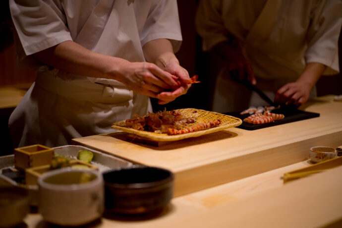 鮨 あま木 スシ アマキ SUSHI AMAKI スシ アマキ 愛知県名古屋市中区錦1-19-30 名古屋観光ホテル18Ｆ 予約困難  伏見 寿司 富屋酒店 日本酒 ワイン シャンパーニュ フルラインナップ  唯一無二  
（株）富屋酒店 かぶしきがいしゃ とみやさけてん カブシキガイシャ　トミヤサケテン TOMIYA SAKETEN 　愛知県名古屋市瑞穂区上坂町1-41-2　地酒屋　豊盃　HOUHAI ほうはい　ホーハイ　三浦酒造  MIURASHUZO日高見　ひたかみ　ヒタカミ HITAKAMI  平孝酒造　HIRAKOSHUZO 天の戸 アマノト　あまのと　AMANOTO　浅舞酒造 ASAMAISHUZO　飛露喜 HIROKISHUZOHONTEN　廣木酒造本店　HIROK　大那 DAINA　ダイナ　だいな　菊の里酒造　KIKUNOSATOSHUZO　旭興　KYOKUKO　きょくこう　キョクコウ　渡邉酒造　WATANABESHUZO　仙禽 SENKIN　せんきん　センキン（株）せんきん SENKIN鶴齢　カクレイ　かくれい KAKUREI　青木酒造　AOKISHUZO謙信 ケンシン　けんしん KENSHIN池田屋酒造 IKEDAYASHUZO 白岳仙 HAKUGAKUSEN　ハクガクセン　はくがくせん　安本酒造 YASUMOTOSHUZO 群馬泉 グンマイズミ　ぐんまいずみ 島岡酒造 SHIMAOKASHUZO  喜久醉 きくよい キクヨイKIKUYOI 青島酒造 AOSHIMASHUZO 長珍 ちょうちん　チョウチン長珍酒造CHOCHINSHUZO　みねたからみりん　峯寳 味醂　一子相伝 ミネタカラ　いっしそうでん　イッシソウデン　小笠原味醂 OGASAWARA MIRIN

瀧自慢　たきじまん　タキジマン　瀧自慢酒造　TAKIZIMANSHUZO　田光　TABIKA 早川酒造  HAYAKAWASHUZO　作　ZAKU ざく ザク 清水清三郎商店 SHIMIZUSEIZABUROSHOTEN  篠峯　櫛羅　しのみね　シノミネ　くじら　クジラ　千代酒造　CHIYOSHUZO　雑賀　さいか　サイカ　九重雑賀  KOKONOESAIKA　紀土　鶴梅　無量山　きっど　キッド　KID 　ツルウメ　つるうめ　TURUUME　ムリョウザン　むりょうざん　MURYOZAN　平和酒造　HEIWASHUZO　蒼空　そうくう　ソウクウ　SÔKÛ　藤岡酒造　HUJIOKASHUZO 　宝剣　HOUKEN  宝剣酒造　ほうけんしゅぞう　ホウケンシュゾウ　HOKENSHUZO　清酒竹鶴　小笹屋竹鶴　せいしゅたけつる　セイシュタケツル　おささやたけつる　オササヤタケツル　竹鶴酒造　TAKETURUSHUZO
石鎚　いしづち　イシヅチ　石鎚酒造　ISHIDUCHISHUZO　土佐しらぎく　とさしらぎく　トサシラギク　仙頭酒造場　せんとうしゅぞうじょう　SENDOSHUZOZYO　アルガブランカ　ARUGABURANKA勝沼醸造　KATUNUMAJÔZÔ　ドメーヌソガ　ソガ・ペール・エ・フィス SOGA PELE ET FIS　オブセワイナリー　OBUSEWINERY　ドメーヌタカヒコ　DOMAINE TAKAHIKO　クリサワブラン　KURISAWA BLANC　ナカザワワイナリー　NAKAZAWA WINERY　さつま寿　SATUMA KOTOBUKI 　尾込商店 OGOME SHOTEN  蔵の師魂 KURANOSHIKON  小正醸造　KOMASA ＪÔＺÔ　天狗櫻 TENGUSAKURA  白石酒蔵　SHIRAISHISHUZO  しま千両 SHIMASENRYO　高崎酒蔵  TAKASAKISHUZO  杜氏潤平　TOJIJUNPEI  小玉醸造  KODAMAJOZO  赤鹿毛　青鹿毛  AKAKAGE   AOKAGE　柳田酒蔵  YANAGIDASHUZO　舞香　MAIKA　泰明　TAIMEI　藤居醸造　HUZIIJÔＺÔ　池の露　特酎天草　IKENOTUYU  TOKUCHU  AMAKUSA　壱乃醸　飛乃流　朝日　ICHINOJO  HINORYU　ASAHI　朝日酒造　ASAHISHUZO　龍宮　RYUGU 富田酒造場　TOMITASHUZOJO　鳥飼 TORIKAI　鳥飼酒造　TORIKAISHUZO　極楽 GOIKURAKU　林酒造場 HAYASHISHUZOJO　屋久の島大自然林　酔麦香　YAKUNOSHIMA DAISHIZENRIN SUIBASKUKA　本坊酒造　HONBOSHUZO
金峰　金峰荒蘆過  KINPO　KINPOARAROKA　宇都酒造　UTOSHUZO　北谷長老　CHYATANCHÔＲÔ　北谷酒造　CHYATANSHUZO　山原くいな　YAMBARUKUINA　やんばる酒造　YAMBARUSHUZO　2024年春オープン予定 いいねタウン瑞穂 iiNE マルシェ内　グランクレア瑞穂 いいねタウン瑞穂  愛知県名古屋市瑞穂区宝田町四丁目2番、3番2　春敲町三丁目23番1（地番） 魚太郎　UOTARO MIZUHO うおたろう　ウオタロウ　なごやみずほてん　ナゴヤミズホテン　 名古屋瑞穂店  車で1分　徒歩5分　丸明 瑞穂店  MARUAKI MIZUHO　マルアキ ミズホテン　まるあき みずほてん　 徒歩10分　車3分　焼肉 美奈登  ヤキニクミナト　やきにくみなと YAKINIKU MINATO 車で2分　徒歩10分  どての品川　DOTENO SHINAGAWA　ドテノシナガワ　どてのしながわ　車で30秒　徒歩1分昇福亭　SHOHUKUTEI しょうふくてい　ショウフクテイ 街中華　マニア　大盛り　個性派  車で5分　徒歩15分  名店 近くにたくさんあり　堀田バンザイ　牛巻バンザイ　名古屋のへそ


