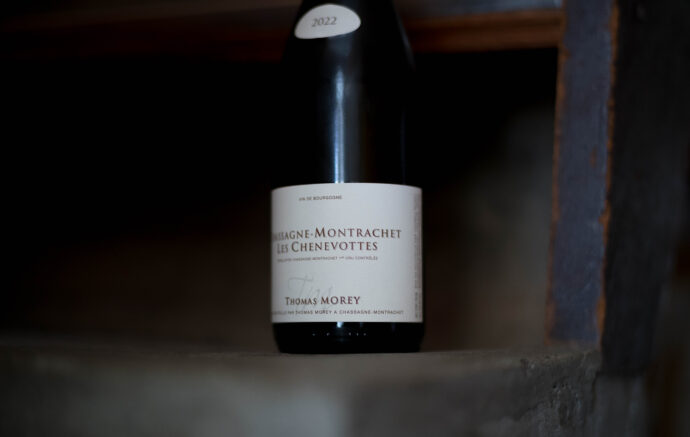 TOMAS　MOREY　CHASSAGNE-MONTRACHET＆SAINT-AUBIN　2020 トーマス・モレ　シャサーニュモンラッシェ　サントーバン　元ＤＲＣモンラッシェ醸造長　希少品　限定品　レア　激ウマ　ブルゴーニュ　BOURGOGNE 正規輸入元　正規輸入品　作品　白ワイン　
（株）富屋酒店 かぶしきがいしゃ とみやさけてん カブシキガイシャ　トミヤサケテン TOMIYA SAKETEN 　愛知県名古屋市瑞穂区上坂町1-41-2　地酒屋　豊盃　HOUHAI ほうはい　ホーハイ　三浦酒造  MIURASHUZO日高見　ひたかみ　ヒタカミ HITAKAMI  平孝酒造　HIRAKOSHUZO 天の戸 アマノト　あまのと　AMANOTO　浅舞酒造ASAMAISHUZO　飛露喜 HIROKISHUZOHONTEN　廣木酒造本店　HIROK　大那 DAINA　ダイナ　だいな　菊の里酒造　KIKUNOSATOSHUZO　旭興　KYOKUKO　きょくこう　キョクコウ　渡邉酒造　WATANABESHUZO　仙禽 SENKIN　せんきん　センキン（株）せんきん SENKIN鶴齢　カクレイ　かくれい KAKUREI　青木酒造　AOKISHUZO謙信 ケンシン　けんしん KENSHIN池田屋酒造 IKEDAYASHUZO 白岳仙 HAKUGAKUSEN　ハクガクセン　はくがくせん　安本酒造 YASUMOTOSHUZO 群馬泉 グンマイズミ　ぐんまいずみ 島岡酒造 SHIMAOKASHUZO  喜久醉 きくよい キクヨイKIKUYOI 青島酒造 AOSHIMASHUZO 長珍 ちょうちん　チョウチン長珍酒造CHOCHINSHUZO　みねたからみりん　峯寳 味醂　一子相伝 ミネタカラ　いっしそうでん　イッシソウデン　小笠原味醂 OGASAWARA MIRIN

瀧自慢　たきじまん　タキジマン　瀧自慢酒造　TAKIZIMANSHUZO　田光　TABIKA 早川酒造  HAYAKAWASHUZO　作　ZAKU ざく ザク 清水清三郎商店 SHIMIZUSEIZABUROSHOTEN  篠峯　櫛羅　しのみね　シノミネ　くじら　クジラ　千代酒造　CHIYOSHUZO　雑賀　さいか　サイカ　九重雑賀  KOKONOESAIKA　紀土　鶴梅　無量山　きっど　キッド　KID 　ツルウメ　つるうめ　TURUUME　ムリョウザン　むりょうざん　MURYOZAN　平和酒造　HEIWASHUZO　蒼空　そうくう　ソウクウ　SÔKÛ　藤岡酒造　HUJIOKASHUZO 　宝剣　HOUKEN  宝剣酒造　ほうけんしゅぞう　ホウケンシュゾウ　HOKENSHUZO　清酒竹鶴　小笹屋竹鶴　せいしゅたけつる　セイシュタケツル　おささやたけつる　オササヤタケツル　竹鶴酒造　TAKETURUSHUZO
石鎚　いしづち　イシヅチ　石鎚酒造　ISHIDUCHISHUZO　土佐しらぎく　とさしらぎく　トサシラギク　仙頭酒造場　せんとうしゅぞうじょう　SENDOSHUZOZYO
　
 ブルゴーニュワイン　BOURGOGNE  ボルドーワイン　BORDEAUXカリフォルニアワイン CALIFORNIA  シャンパーニュ  SHAMPAGNEアルザスワイン ALSACE ドイツワイン WEIN GERMAN WINE 専門店　ライカM11　ズミルックス50　レンズ　代表　上田豊二　　きき酒師　焼酎アドバイザー　シャンパーニュシュヴァリエ　堀田駅より徒歩10分　熱田神宮駅より徒歩10分
市バス　牛巻より徒歩３分　地下鉄堀田駅より徒歩１５分　名古屋高速堀田出口より車で２分　牛巻交差点より徒歩５分　レトロ街並み　瓦屋根　裏道　大通りより二本入る　CLASSIC CARクラッシックカー CLASSIC BIKE　クラッシックバイク INTERIA　インテリア　　FASHION　ファッション　MUSIC　音楽　LOVE　SAKE SHOP　酒屋
センス　クリエイト　おたく　　MANIAマニア MOVIE　映画　CINEMA シネマ　2024年春オープン予定 いいねタウン瑞穂 iiNE マルシェ内　グランクレア瑞穂 いいねタウン瑞穂  愛知県名古屋市瑞穂区宝田町四丁目2番、3番2　春敲町三丁目23番1（地番） 魚太郎　UOTARO MIZUHO うおたろう　ウオタロウ　なごやみずほてん　ナゴヤミズホテン　 名古屋瑞穂店  車で1分　徒歩5分　丸明 瑞穂店  MARUAKI MIZUHO　マルアキ ミズホテン　まるあき みずほてん　 徒歩10分　車3分　焼肉 美奈登  ヤキニクミナト　やきにくみなと YAKINIKU MINATO 車で2分　徒歩10分  どての品川　DOTENO SHINAGAWA　ドテノシナガワ　どてのしながわ　車で30秒　徒歩1分昇福亭　SHOHUKUTEI しょうふくてい　ショウフクテイ 街中華　マニア　大盛り　個性派  車で5分　徒歩15分  名店 近くにたくさんあり　堀田バンザイ　牛巻バンザイ　名古屋のへそ
DOMAINE THOMAS MOREY（ドメーヌ トマ・モレ）CHASSAGNE-MONTRACHET（シャサーニュ・モンラッシェ）2022（2022 ヴィンテージ）DOMAINE THOMAS MOREY（ドメーヌ トマ・モレ）CHASSAGNE-MONTRACHET（シャサーニュ・モンラッシェ）1ER CRU（プルミエ・クリュ）LES CHENEVOTTES（レ・シェノヴォット）2022（2022 ヴィンテージ）DOMAINE THOMAS MOREY（ドメーヌ トマ・モレ）CHASSAGNE-MONTRACHET（シャサーニュ・モンラッシェ）1ER CRU（プルミエ・クリュ）LES BAUDINES（レ・ボーディーヌ）2022（2022 ヴィンテージ）DOMAINE THOMAS MOREY（ドメーヌ トマ・モレ）CHASSAGNE-MONTRACHET（シャサーニュ・モンラッシェ）1ER CRU（プルミエ・クリュ）LES EMBRAZÉES（レ・ザンブラゼ）2022（2022 ヴィンテージ）DOMAINE THOMAS MOREY（ドメーヌ トマ・モレ）CHASSAGNE-MONTRACHET（シャサーニュ・モンラッシェ）1ER CRU（プルミエ・クリュ）CLOS SAINT-JEAN（クロ・サン・ジャン）2022（2022 ヴィンテージ）

