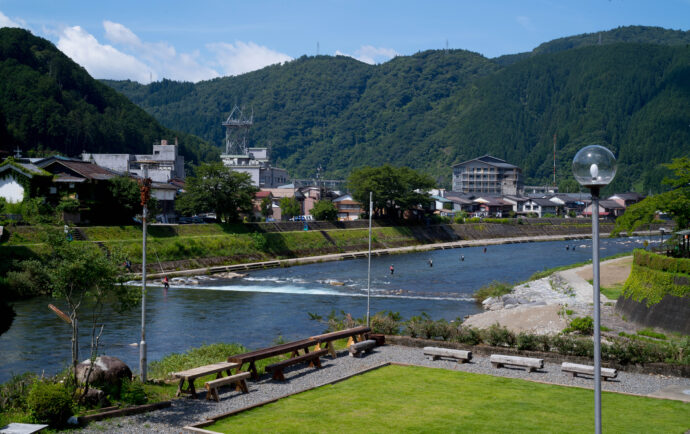 水の町 郡上八幡 GUJOHACHIMAN ぐじょうはちまん グジョウハチマン  吉田川  宗祇水  古い町並み  癒し  水舟  （株）富屋酒店 かぶしきがいしゃ とみやさけてん カブシキガイシャ　トミヤサケテン TOMIYA SAKETEN 　愛知県名古屋市瑞穂区上坂町1-41-2　地酒屋　豊盃　HOUHAI ほうはい　ホーハイ　三浦酒造  MIURASHUZO日高見　ひたかみ　ヒタカミ HITAKAMI  平孝酒造　HIRAKOSHUZO 天の戸 アマノト　あまのと　AMANOTO　浅舞酒造ASAMAISHUZO　飛露喜 HIROKISHUZOHONTEN　廣木酒造本店　HIROK　大那 DAINA　ダイナ　だいな　菊の里酒造　KIKUNOSATOSHUZO　旭興　KYOKUKO　きょくこう　キョクコウ　渡邉酒造　WATANABESHUZO　仙禽 SENKIN　せんきん　センキン（株）せんきん SENKIN鶴齢　カクレイ　かくれい KAKUREI　青木酒造　AOKISHUZO謙信 ケンシン　けんしん KENSHIN池田屋酒造 IKEDAYASHUZO 白岳仙 HAKUGAKUSEN　ハクガクセン　はくがくせん　安本酒造 YASUMOTOSHUZO 群馬泉 グンマイズミ　ぐんまいずみ 島岡酒造 SHIMAOKASHUZO  喜久醉 きくよい キクヨイKIKUYOI 青島酒造 AOSHIMASHUZO 長珍 ちょうちん　チョウチン長珍酒造CHOCHINSHUZO　みねたからみりん　峯寳 味醂　一子相伝 ミネタカラ　いっしそうでん　イッシソウデン　小笠原味醂 OGASAWARA MIRIN

瀧自慢　たきじまん　タキジマン　瀧自慢酒造　TAKIZIMANSHUZO　田光　TABIKA 早川酒造  HAYAKAWASHUZO　作　ZAKU ざく ザク 清水清三郎商店 SHIMIZUSEIZABUROSHOTEN  篠峯　櫛羅　しのみね　シノミネ　くじら　クジラ　千代酒造　CHIYOSHUZO　雑賀　さいか　サイカ　九重雑賀  KOKONOESAIKA　紀土　鶴梅　無量山　きっど　キッド　KID 　ツルウメ　つるうめ　TURUUME　ムリョウザン　むりょうざん　MURYOZAN　平和酒造　HEIWASHUZO　蒼空　そうくう　ソウクウ　SÔKÛ　藤岡酒造　HUJIOKASHUZO 　宝剣　HOUKEN  宝剣酒造　ほうけんしゅぞう　ホウケンシュゾウ　HOKENSHUZO　清酒竹鶴　小笹屋竹鶴　せいしゅたけつる　セイシュタケツル　おささやたけつる　オササヤタケツル　竹鶴酒造　TAKETURUSHUZO
石鎚　いしづち　イシヅチ　石鎚酒造　ISHIDUCHISHUZO　土佐しらぎく　とさしらぎく　トサシラギク　仙頭酒造場　せんとうしゅぞうじょう　SENDOSHUZOZYO
　
 ブルゴーニュワイン　BOURGOGNE  ボルドーワイン　BORDEAUXカリフォルニアワイン CALIFORNIA  シャンパーニュ  SHAMPAGNEアルザスワイン ALSACE ドイツワイン WEIN GERMAN WINE 専門店　ライカM11　ズミルックス50　レンズ　代表　上田豊二　　きき酒師　焼酎アドバイザー　シャンパーニュシュヴァリエ　堀田駅より徒歩10分　熱田神宮駅より徒歩10分
市バス　牛巻より徒歩３分　地下鉄堀田駅より徒歩１５分　名古屋高速堀田出口より車で２分　牛巻交差点より徒歩５分　レトロ街並み　瓦屋根　裏道　大通りより二本入る　CLASSIC CARクラッシックカー CLASSIC BIKE　クラッシックバイク INTERIA　インテリア　　FASHION　ファッション　MUSIC　音楽　LOVE　SAKE SHOP　酒屋
センス　クリエイト　おたく　　MANIAマニア MOVIE　映画　CINEMA シネマ　2024年春オープン予定 いいねタウン瑞穂 iiNE マルシェ内　グランクレア瑞穂 いいねタウン瑞穂  愛知県名古屋市瑞穂区宝田町四丁目2番、3番2　春敲町三丁目23番1（地番） 魚太郎　UOTARO MIZUHO うおたろう　ウオタロウ　なごやみずほてん　ナゴヤミズホテン　 名古屋瑞穂店  車で1分　徒歩5分　丸明 瑞穂店  MARUAKI MIZUHO　マルアキ ミズホテン　まるあき みずほてん　 徒歩10分　車3分　焼肉 美奈登  ヤキニクミナト　やきにくみなと YAKINIKU MINATO 車で2分　徒歩10分  どての品川　DOTENO SHINAGAWA　ドテノシナガワ　どてのしながわ　車で30秒　徒歩1分昇福亭　SHOHUKUTEI しょうふくてい　ショウフクテイ 街中華　マニア　大盛り　個性派  車で5分　徒歩15分  名店 近くにたくさんあり　堀田バンザイ　牛巻バンザイ　名古屋のへそ


