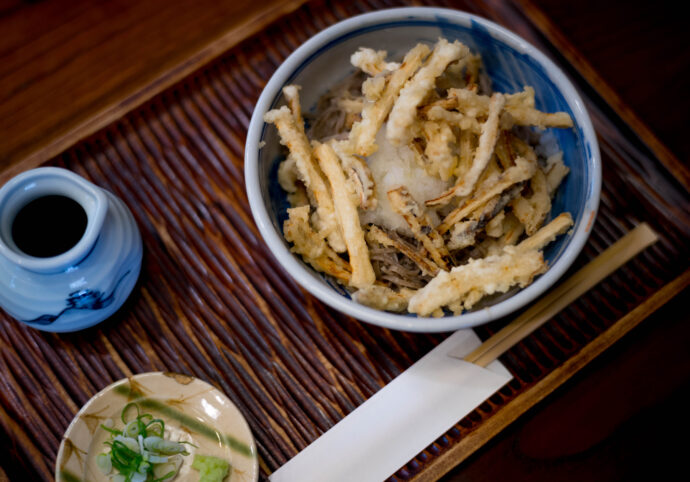 そばきり 萬屋町 助六 SOBAKIRI YOROZUYACHO SUKEROKU ソバキリ ヨロズヤチョウ スケロク 夏野菜 天ざる ごぼ天おろし そば 激旨し 大人の蕎麦  季節のお皿  岐阜県関市本町8-27
（株）富屋酒店 かぶしきがいしゃ とみやさけてん カブシキガイシャ　トミヤサケテン TOMIYA SAKETEN 　愛知県名古屋市瑞穂区上坂町1-41-2　地酒屋　豊盃　HOUHAI ほうはい　ホーハイ　三浦酒造  MIURASHUZO日高見　ひたかみ　ヒタカミ HITAKAMI  平孝酒造　HIRAKOSHUZO 天の戸 アマノト　あまのと　AMANOTO　浅舞酒造ASAMAISHUZO　飛露喜 HIROKISHUZOHONTEN　廣木酒造本店　HIROK　大那 DAINA　ダイナ　だいな　菊の里酒造　KIKUNOSATOSHUZO　旭興　KYOKUKO　きょくこう　キョクコウ　渡邉酒造　WATANABESHUZO　仙禽 SENKIN　せんきん　センキン（株）せんきん SENKIN鶴齢　カクレイ　かくれい KAKUREI　青木酒造　AOKISHUZO謙信 ケンシン　けんしん KENSHIN池田屋酒造 IKEDAYASHUZO 白岳仙 HAKUGAKUSEN　ハクガクセン　はくがくせん　安本酒造 YASUMOTOSHUZO 群馬泉 グンマイズミ　ぐんまいずみ 島岡酒造 SHIMAOKASHUZO  喜久醉 きくよい キクヨイKIKUYOI 青島酒造 AOSHIMASHUZO 長珍 ちょうちん　チョウチン長珍酒造CHOCHINSHUZO　みねたからみりん　峯寳 味醂　一子相伝 ミネタカラ　いっしそうでん　イッシソウデン　小笠原味醂 OGASAWARA MIRIN

瀧自慢　たきじまん　タキジマン　瀧自慢酒造　TAKIZIMANSHUZO　田光　TABIKA 早川酒造  HAYAKAWASHUZO　作　ZAKU ざく ザク 清水清三郎商店 SHIMIZUSEIZABUROSHOTEN  篠峯　櫛羅　しのみね　シノミネ　くじら　クジラ　千代酒造　CHIYOSHUZO　雑賀　さいか　サイカ　九重雑賀  KOKONOESAIKA　紀土　鶴梅　無量山　きっど　キッド　KID 　ツルウメ　つるうめ　TURUUME　ムリョウザン　むりょうざん　MURYOZAN　平和酒造　HEIWASHUZO　蒼空　そうくう　ソウクウ　SÔKÛ　藤岡酒造　HUJIOKASHUZO 　宝剣　HOUKEN  宝剣酒造　ほうけんしゅぞう　ホウケンシュゾウ　HOKENSHUZO　清酒竹鶴　小笹屋竹鶴　せいしゅたけつる　セイシュタケツル　おささやたけつる　オササヤタケツル　竹鶴酒造　TAKETURUSHUZO
石鎚　いしづち　イシヅチ　石鎚酒造　ISHIDUCHISHUZO　土佐しらぎく　とさしらぎく　トサシラギク　仙頭酒造場　せんとうしゅぞうじょう　SENDOSHUZOZYO
　
 ブルゴーニュワイン　BOURGOGNE  ボルドーワイン　BORDEAUXカリフォルニアワイン CALIFORNIA  シャンパーニュ  SHAMPAGNEアルザスワイン ALSACE ドイツワイン WEIN GERMAN WINE 専門店　ライカM11　ズミルックス50　レンズ　代表　上田豊二　　きき酒師　焼酎アドバイザー　シャンパーニュシュヴァリエ　堀田駅より徒歩10分　熱田神宮駅より徒歩10分
市バス　牛巻より徒歩３分　地下鉄堀田駅より徒歩１５分　名古屋高速堀田出口より車で２分　牛巻交差点より徒歩５分　レトロ街並み　瓦屋根　裏道　大通りより二本入る　CLASSIC CARクラッシックカー CLASSIC BIKE　クラッシックバイク INTERIA　インテリア　　FASHION　ファッション　MUSIC　音楽　LOVE　SAKE SHOP　酒屋
センス　クリエイト　おたく　　MANIAマニア MOVIE　映画　CINEMA シネマ　2024年春オープン予定 いいねタウン瑞穂 iiNE マルシェ内　グランクレア瑞穂 いいねタウン瑞穂  愛知県名古屋市瑞穂区宝田町四丁目2番、3番2　春敲町三丁目23番1（地番） 魚太郎　UOTARO MIZUHO うおたろう　ウオタロウ　なごやみずほてん　ナゴヤミズホテン　 名古屋瑞穂店  車で1分　徒歩5分　丸明 瑞穂店  MARUAKI MIZUHO　マルアキ ミズホテン　まるあき みずほてん　 徒歩10分　車3分　焼肉 美奈登  ヤキニクミナト　やきにくみなと YAKINIKU MINATO 車で2分　徒歩10分  どての品川　DOTENO SHINAGAWA　ドテノシナガワ　どてのしながわ　車で30秒　徒歩1分昇福亭　SHOHUKUTEI しょうふくてい　ショウフクテイ 街中華　マニア　大盛り　個性派  車で5分　徒歩15分  名店 近くにたくさんあり　堀田バンザイ　牛巻バンザイ　名古屋のへそ

