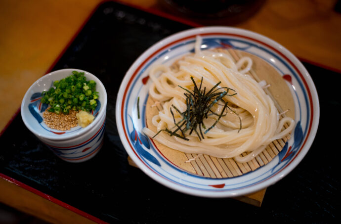 テウチウドンカトウ　てうちうどんかとう　手打ちうどん かとう 愛知県名古屋市中村区太閤通3-26 うどん 天ぷら おでん 最高 旨し 人気店 行列 ミシュラン ビブグルマン  加藤くん 西原くん　名コンビ
（株）富屋酒店 かぶしきがいしゃ とみやさけてん カブシキガイシャ　トミヤサケテン TOMIYA SAKETEN 　愛知県名古屋市瑞穂区上坂町1-41-2　地酒屋　豊盃　HOUHAI ほうはい　ホーハイ　三浦酒造  MIURASHUZO日高見　ひたかみ　ヒタカミ HITAKAMI  平孝酒造　HIRAKOSHUZO 天の戸 アマノト　あまのと　AMANOTO　浅舞酒造ASAMAISHUZO　飛露喜 HIROKISHUZOHONTEN　廣木酒造本店　HIROK　大那 DAINA　ダイナ　だいな　菊の里酒造　KIKUNOSATOSHUZO　旭興　KYOKUKO　きょくこう　キョクコウ　渡邉酒造　WATANABESHUZO　仙禽 SENKIN　せんきん　センキン（株）せんきん SENKIN鶴齢　カクレイ　かくれい KAKUREI　青木酒造　AOKISHUZO謙信 ケンシン　けんしん KENSHIN池田屋酒造 IKEDAYASHUZO 白岳仙 HAKUGAKUSEN　ハクガクセン　はくがくせん　安本酒造 YASUMOTOSHUZO 群馬泉 グンマイズミ　ぐんまいずみ 島岡酒造 SHIMAOKASHUZO  喜久醉 きくよい キクヨイKIKUYOI 青島酒造 AOSHIMASHUZO 長珍 ちょうちん　チョウチン長珍酒造CHOCHINSHUZO　みねたからみりん　峯寳 味醂　一子相伝 ミネタカラ　いっしそうでん　イッシソウデン　小笠原味醂 OGASAWARA MIRIN

瀧自慢　たきじまん　タキジマン　瀧自慢酒造　TAKIZIMANSHUZO　田光　TABIKA 早川酒造  HAYAKAWASHUZO　作　ZAKU ざく ザク 清水清三郎商店 SHIMIZUSEIZABUROSHOTEN  篠峯　櫛羅　しのみね　シノミネ　くじら　クジラ　千代酒造　CHIYOSHUZO　雑賀　さいか　サイカ　九重雑賀  KOKONOESAIKA　紀土　鶴梅　無量山　きっど　キッド　KID 　ツルウメ　つるうめ　TURUUME　ムリョウザン　むりょうざん　MURYOZAN　平和酒造　HEIWASHUZO　蒼空　そうくう　ソウクウ　SÔKÛ　藤岡酒造　HUJIOKASHUZO 　宝剣　HOUKEN  宝剣酒造　ほうけんしゅぞう　ホウケンシュゾウ　HOKENSHUZO　清酒竹鶴　小笹屋竹鶴　せいしゅたけつる　セイシュタケツル　おささやたけつる　オササヤタケツル　竹鶴酒造　TAKETURUSHUZO
石鎚　いしづち　イシヅチ　石鎚酒造　ISHIDUCHISHUZO　土佐しらぎく　とさしらぎく　トサシラギク　仙頭酒造場　せんとうしゅぞうじょう　SENDOSHUZOZYO
　
 ブルゴーニュワイン　BOURGOGNE  ボルドーワイン　BORDEAUXカリフォルニアワイン CALIFORNIA  シャンパーニュ  SHAMPAGNEアルザスワイン ALSACE ドイツワイン WEIN GERMAN WINE 専門店　ライカM11　ズミルックス50　レンズ　代表　上田豊二　　きき酒師　焼酎アドバイザー　シャンパーニュシュヴァリエ　堀田駅より徒歩10分　熱田神宮駅より徒歩10分
市バス　牛巻より徒歩３分　地下鉄堀田駅より徒歩１５分　名古屋高速堀田出口より車で２分　牛巻交差点より徒歩５分　レトロ街並み　瓦屋根　裏道　大通りより二本入る　CLASSIC CARクラッシックカー CLASSIC BIKE　クラッシックバイク INTERIA　インテリア　　FASHION　ファッション　MUSIC　音楽　LOVE　SAKE SHOP　酒屋
センス　クリエイト　おたく　　MANIAマニア MOVIE　映画　CINEMA シネマ　2024年春オープン予定 いいねタウン瑞穂 iiNE マルシェ内　グランクレア瑞穂 いいねタウン瑞穂  愛知県名古屋市瑞穂区宝田町四丁目2番、3番2　春敲町三丁目23番1（地番） 魚太郎　UOTARO MIZUHO うおたろう　ウオタロウ　なごやみずほてん　ナゴヤミズホテン　 名古屋瑞穂店  車で1分　徒歩5分　丸明 瑞穂店  MARUAKI MIZUHO　マルアキ ミズホテン　まるあき みずほてん　 徒歩10分　車3分　焼肉 美奈登  ヤキニクミナト　やきにくみなと YAKINIKU MINATO 車で2分　徒歩10分  どての品川　DOTENO SHINAGAWA　ドテノシナガワ　どてのしながわ　車で30秒　徒歩1分昇福亭　SHOHUKUTEI しょうふくてい　ショウフクテイ 街中華　マニア　大盛り　個性派  車で5分　徒歩15分  名店 近くにたくさんあり　堀田バンザイ　牛巻バンザイ　名古屋のへそ


