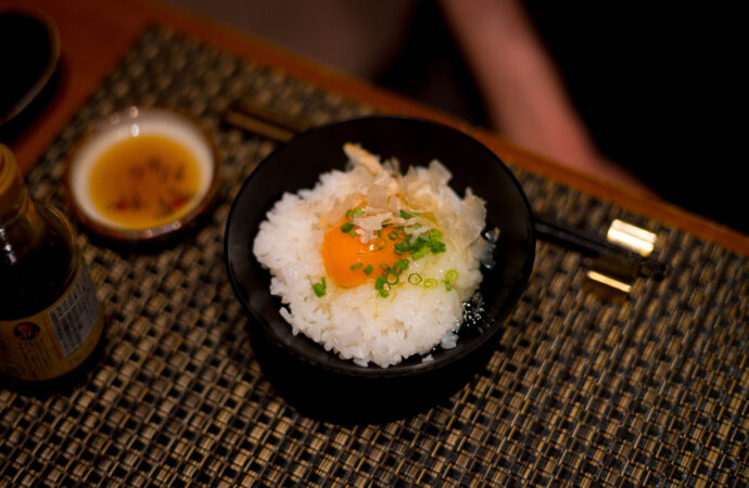 鉄板鶏舎tori to tamago  てっぱんけいしゃ とりとたまご テッパンケイシャ トリトタマゴ 本山 鳥料理  焼き鳥 愛知県名古屋市千種区楠元町2-65-5  幻の「土佐ジロー」が名古屋で唯一食べられるお店
（株）富屋酒店 かぶしきがいしゃ とみやさけてん カブシキガイシャ　トミヤサケテン TOMIYA SAKETEN 　愛知県名古屋市瑞穂区上坂町1-41-2　地酒屋　豊盃　HOUHAI ほうはい　ホーハイ　三浦酒造  MIURASHUZO日高見　ひたかみ　ヒタカミ HITAKAMI  平孝酒造　HIRAKOSHUZO 天の戸 アマノト　あまのと　AMANOTO　浅舞酒造ASAMAISHUZO　飛露喜 HIROKISHUZOHONTEN　廣木酒造本店　HIROK　大那 DAINA　ダイナ　だいな　菊の里酒造　KIKUNOSATOSHUZO　旭興　KYOKUKO　きょくこう　キョクコウ　渡邉酒造　WATANABESHUZO　仙禽 SENKIN　せんきん　センキン（株）せんきん SENKIN鶴齢　カクレイ　かくれい KAKUREI　青木酒造　AOKISHUZO謙信 ケンシン　けんしん KENSHIN池田屋酒造 IKEDAYASHUZO 白岳仙 HAKUGAKUSEN　ハクガクセン　はくがくせん　安本酒造 YASUMOTOSHUZO 群馬泉 グンマイズミ　ぐんまいずみ 島岡酒造 SHIMAOKASHUZO  喜久醉 きくよい キクヨイKIKUYOI 青島酒造 AOSHIMASHUZO 長珍 ちょうちん　チョウチン長珍酒造CHOCHINSHUZO　みねたからみりん　峯寳 味醂　一子相伝 ミネタカラ　いっしそうでん　イッシソウデン　小笠原味醂 OGASAWARA MIRIN

瀧自慢　たきじまん　タキジマン　瀧自慢酒造　TAKIZIMANSHUZO　田光　TABIKA 早川酒造  HAYAKAWASHUZO　作　ZAKU ざく ザク 清水清三郎商店 SHIMIZUSEIZABUROSHOTEN  篠峯　櫛羅　しのみね　シノミネ　くじら　クジラ　千代酒造　CHIYOSHUZO　雑賀　さいか　サイカ　九重雑賀  KOKONOESAIKA　紀土　鶴梅　無量山　きっど　キッド　KID 　ツルウメ　つるうめ　TURUUME　ムリョウザン　むりょうざん　MURYOZAN　平和酒造　HEIWASHUZO　蒼空　そうくう　ソウクウ　SÔKÛ　藤岡酒造　HUJIOKASHUZO 　宝剣　HOUKEN  宝剣酒造　ほうけんしゅぞう　ホウケンシュゾウ　HOKENSHUZO　清酒竹鶴　小笹屋竹鶴　せいしゅたけつる　セイシュタケツル　おささやたけつる　オササヤタケツル　竹鶴酒造　TAKETURUSHUZO
石鎚　いしづち　イシヅチ　石鎚酒造　ISHIDUCHISHUZO　土佐しらぎく　とさしらぎく　トサシラギク　仙頭酒造場　せんとうしゅぞうじょう　SENDOSHUZOZYO
　
 ブルゴーニュワイン　BOURGOGNE  ボルドーワイン　BORDEAUXカリフォルニアワイン CALIFORNIA  シャンパーニュ  SHAMPAGNEアルザスワイン ALSACE ドイツワイン WEIN GERMAN WINE 専門店　ライカM11　ズミルックス50　レンズ　代表　上田豊二　　きき酒師　焼酎アドバイザー　シャンパーニュシュヴァリエ　堀田駅より徒歩10分　熱田神宮駅より徒歩10分
市バス　牛巻より徒歩３分　地下鉄堀田駅より徒歩１５分　名古屋高速堀田出口より車で２分　牛巻交差点より徒歩５分　レトロ街並み　瓦屋根　裏道　大通りより二本入る　CLASSIC CARクラッシックカー CLASSIC BIKE　クラッシックバイク INTERIA　インテリア　　FASHION　ファッション　MUSIC　音楽　LOVE　SAKE SHOP　酒屋
センス　クリエイト　おたく　　MANIAマニア MOVIE　映画　CINEMA シネマ　2024年春オープン予定 いいねタウン瑞穂 iiNE マルシェ内　グランクレア瑞穂 いいねタウン瑞穂  愛知県名古屋市瑞穂区宝田町四丁目2番、3番2　春敲町三丁目23番1（地番） 魚太郎　UOTARO MIZUHO うおたろう　ウオタロウ　なごやみずほてん　ナゴヤミズホテン　 名古屋瑞穂店  車で1分　徒歩5分　丸明 瑞穂店  MARUAKI MIZUHO　マルアキ ミズホテン　まるあき みずほてん　 徒歩10分　車3分　焼肉 美奈登  ヤキニクミナト　やきにくみなと YAKINIKU MINATO 車で2分　徒歩10分  どての品川　DOTENO SHINAGAWA　ドテノシナガワ　どてのしながわ　車で30秒　徒歩1分昇福亭　SHOHUKUTEI しょうふくてい　ショウフクテイ 街中華　マニア　大盛り　個性派  車で5分　徒歩15分  名店 近くにたくさんあり　堀田バンザイ　牛巻バンザイ　名古屋のへそ



