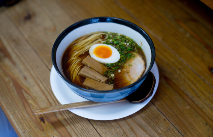 ちっきん CHIKKIN ラーメン 朝ラー 藤枝市  朝ラー文化  中華そば 超絶絶品  激旨 唯一無二 餃子  静岡県藤枝市田中2丁目13-6  行列覚悟  
（株）富屋酒店 かぶしきがいしゃ とみやさけてん カブシキガイシャ　トミヤサケテン TOMIYA SAKETEN 　愛知県名古屋市瑞穂区上坂町1-41-2　地酒屋　豊盃　HOUHAI ほうはい　ホーハイ　三浦酒造  MIURASHUZO日高見　ひたかみ　ヒタカミ HITAKAMI  平孝酒造　HIRAKOSHUZO 天の戸 アマノト　あまのと　AMANOTO　浅舞酒造ASAMAISHUZO　飛露喜 HIROKISHUZOHONTEN　廣木酒造本店　HIROK　大那 DAINA　ダイナ　だいな　菊の里酒造　KIKUNOSATOSHUZO　旭興　KYOKUKO　きょくこう　キョクコウ　渡邉酒造　WATANABESHUZO　仙禽 SENKIN　せんきん　センキン（株）せんきん SENKIN鶴齢　カクレイ　かくれい KAKUREI　青木酒造　AOKISHUZO謙信 ケンシン　けんしん KENSHIN池田屋酒造 IKEDAYASHUZO 白岳仙 HAKUGAKUSEN　ハクガクセン　はくがくせん　安本酒造 YASUMOTOSHUZO 群馬泉 グンマイズミ　ぐんまいずみ 島岡酒造 SHIMAOKASHUZO  喜久醉 きくよい キクヨイKIKUYOI 青島酒造 AOSHIMASHUZO 長珍 ちょうちん　チョウチン長珍酒造CHOCHINSHUZO　みねたからみりん　峯寳 味醂　一子相伝 ミネタカラ　いっしそうでん　イッシソウデン　小笠原味醂 OGASAWARA MIRIN

瀧自慢　たきじまん　タキジマン　瀧自慢酒造　TAKIZIMANSHUZO　田光　TABIKA 早川酒造  HAYAKAWASHUZO　作　ZAKU ざく ザク 清水清三郎商店 SHIMIZUSEIZABUROSHOTEN  篠峯　櫛羅　しのみね　シノミネ　くじら　クジラ　千代酒造　CHIYOSHUZO　雑賀　さいか　サイカ　九重雑賀  KOKONOESAIKA　紀土　鶴梅　無量山　きっど　キッド　KID 　ツルウメ　つるうめ　TURUUME　ムリョウザン　むりょうざん　MURYOZAN　平和酒造　HEIWASHUZO　蒼空　そうくう　ソウクウ　SÔKÛ　藤岡酒造　HUJIOKASHUZO 　宝剣　HOUKEN  宝剣酒造　ほうけんしゅぞう　ホウケンシュゾウ　HOKENSHUZO　清酒竹鶴　小笹屋竹鶴　せいしゅたけつる　セイシュタケツル　おささやたけつる　オササヤタケツル　竹鶴酒造　TAKETURUSHUZO
石鎚　いしづち　イシヅチ　石鎚酒造　ISHIDUCHISHUZO　土佐しらぎく　とさしらぎく　トサシラギク　仙頭酒造場　せんとうしゅぞうじょう　SENDOSHUZOZYO
　
 ブルゴーニュワイン　BOURGOGNE  ボルドーワイン　BORDEAUXカリフォルニアワイン CALIFORNIA  シャンパーニュ  SHAMPAGNEアルザスワイン ALSACE ドイツワイン WEIN GERMAN WINE 専門店　ライカM11　ズミルックス50　レンズ　代表　上田豊二　　きき酒師　焼酎アドバイザー　シャンパーニュシュヴァリエ　堀田駅より徒歩10分　熱田神宮駅より徒歩10分
市バス　牛巻より徒歩３分　地下鉄堀田駅より徒歩１５分　名古屋高速堀田出口より車で２分　牛巻交差点より徒歩５分　レトロ街並み　瓦屋根　裏道　大通りより二本入る　CLASSIC CARクラッシックカー CLASSIC BIKE　クラッシックバイク INTERIA　インテリア　　FASHION　ファッション　MUSIC　音楽　LOVE　SAKE SHOP　酒屋
センス　クリエイト　おたく　　MANIAマニア MOVIE　映画　CINEMA シネマ　2024年春オープン予定 いいねタウン瑞穂 iiNE マルシェ内　グランクレア瑞穂 いいねタウン瑞穂  愛知県名古屋市瑞穂区宝田町四丁目2番、3番2　春敲町三丁目23番1（地番） 魚太郎　UOTARO MIZUHO うおたろう　ウオタロウ　なごやみずほてん　ナゴヤミズホテン　 名古屋瑞穂店  車で1分　徒歩5分　丸明 瑞穂店  MARUAKI MIZUHO　マルアキ ミズホテン　まるあき みずほてん　 徒歩10分　車3分　焼肉 美奈登  ヤキニクミナト　やきにくみなと YAKINIKU MINATO 車で2分　徒歩10分  どての品川　DOTENO SHINAGAWA　ドテノシナガワ　どてのしながわ　車で30秒　徒歩1分昇福亭　SHOHUKUTEI しょうふくてい　ショウフクテイ 街中華　マニア　大盛り　個性派  車で5分　徒歩15分  名店 近くにたくさんあり　堀田バンザイ　牛巻バンザイ　名古屋のへそ
