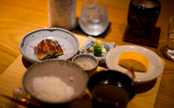 好日 こうじつ コウジツ KOUJUTSU 森下 日本料理  愛知県名古屋市東区大曽根町20-13 ロイヤルマンション十州 1Ｆ  人気店　予約必須  渡部裕子 わたなべひろこ ワタナベ ヒロコ WATANABE HIROKO アーティスト 書道家 作家 名古屋在住  富屋酒店 パートナー的存在
（株）富屋酒店 かぶしきがいしゃ とみやさけてん カブシキガイシャ　トミヤサケテン TOMIYA SAKETEN 　愛知県名古屋市瑞穂区上坂町1-41-2　地酒屋　豊盃　HOUHAI ほうはい　ホーハイ　三浦酒造  MIURASHUZO日高見　ひたかみ　ヒタカミ HITAKAMI  平孝酒造　HIRAKOSHUZO 天の戸 アマノト　あまのと　AMANOTO　浅舞酒造ASAMAISHUZO　飛露喜 HIROKISHUZOHONTEN　廣木酒造本店　HIROK　大那 DAINA　ダイナ　だいな　菊の里酒造　KIKUNOSATOSHUZO　旭興　KYOKUKO　きょくこう　キョクコウ　渡邉酒造　WATANABESHUZO　仙禽 SENKIN　せんきん　センキン（株）せんきん SENKIN鶴齢　カクレイ　かくれい KAKUREI　青木酒造　AOKISHUZO謙信 ケンシン　けんしん KENSHIN池田屋酒造 IKEDAYASHUZO 白岳仙 HAKUGAKUSEN　ハクガクセン　はくがくせん　安本酒造 YASUMOTOSHUZO 群馬泉 グンマイズミ　ぐんまいずみ 島岡酒造 SHIMAOKASHUZO  喜久醉 きくよい キクヨイKIKUYOI 青島酒造 AOSHIMASHUZO 長珍 ちょうちん　チョウチン長珍酒造CHOCHINSHUZO　みねたからみりん　峯寳 味醂　一子相伝 ミネタカラ　いっしそうでん　イッシソウデン　小笠原味醂 OGASAWARA MIRIN

瀧自慢　たきじまん　タキジマン　瀧自慢酒造　TAKIZIMANSHUZO　田光　TABIKA 早川酒造  HAYAKAWASHUZO　作　ZAKU ざく ザク 清水清三郎商店 SHIMIZUSEIZABUROSHOTEN  篠峯　櫛羅　しのみね　シノミネ　くじら　クジラ　千代酒造　CHIYOSHUZO　雑賀　さいか　サイカ　九重雑賀  KOKONOESAIKA　紀土　鶴梅　無量山　きっど　キッド　KID 　ツルウメ　つるうめ　TURUUME　ムリョウザン　むりょうざん　MURYOZAN　平和酒造　HEIWASHUZO　蒼空　そうくう　ソウクウ　SÔKÛ　藤岡酒造　HUJIOKASHUZO 　宝剣　HOUKEN  宝剣酒造　ほうけんしゅぞう　ホウケンシュゾウ　HOKENSHUZO　清酒竹鶴　小笹屋竹鶴　せいしゅたけつる　セイシュタケツル　おささやたけつる　オササヤタケツル　竹鶴酒造　TAKETURUSHUZO
石鎚　いしづち　イシヅチ　石鎚酒造　ISHIDUCHISHUZO　土佐しらぎく　とさしらぎく　トサシラギク　仙頭酒造場　せんとうしゅぞうじょう　SENDOSHUZOZYO
　
 ブルゴーニュワイン　BOURGOGNE  ボルドーワイン　BORDEAUXカリフォルニアワイン CALIFORNIA  シャンパーニュ  SHAMPAGNEアルザスワイン ALSACE ドイツワイン WEIN GERMAN WINE 専門店　ライカM11　ズミルックス50　レンズ　代表　上田豊二　　きき酒師　焼酎アドバイザー　シャンパーニュシュヴァリエ　堀田駅より徒歩10分　熱田神宮駅より徒歩10分
市バス　牛巻より徒歩３分　地下鉄堀田駅より徒歩１５分　名古屋高速堀田出口より車で２分　牛巻交差点より徒歩５分　レトロ街並み　瓦屋根　裏道　大通りより二本入る　CLASSIC CARクラッシックカー CLASSIC BIKE　クラッシックバイク INTERIA　インテリア　　FASHION　ファッション　MUSIC　音楽　LOVE　SAKE SHOP　酒屋
センス　クリエイト　おたく　　MANIAマニア MOVIE　映画　CINEMA シネマ　2024年春オープン予定 いいねタウン瑞穂 iiNE マルシェ内　グランクレア瑞穂 いいねタウン瑞穂  愛知県名古屋市瑞穂区宝田町四丁目2番、3番2　春敲町三丁目23番1（地番） 魚太郎　UOTARO MIZUHO うおたろう　ウオタロウ　なごやみずほてん　ナゴヤミズホテン　 名古屋瑞穂店  車で1分　徒歩5分　丸明 瑞穂店  MARUAKI MIZUHO　マルアキ ミズホテン　まるあき みずほてん　 徒歩10分　車3分　焼肉 美奈登  ヤキニクミナト　やきにくみなと YAKINIKU MINATO 車で2分　徒歩10分  どての品川　DOTENO SHINAGAWA　ドテノシナガワ　どてのしながわ　車で30秒　徒歩1分昇福亭　SHOHUKUTEI しょうふくてい　ショウフクテイ 街中華　マニア　大盛り　個性派  車で5分　徒歩15分  名店 近くにたくさんあり　堀田バンザイ　牛巻バンザイ　名古屋のへそ

