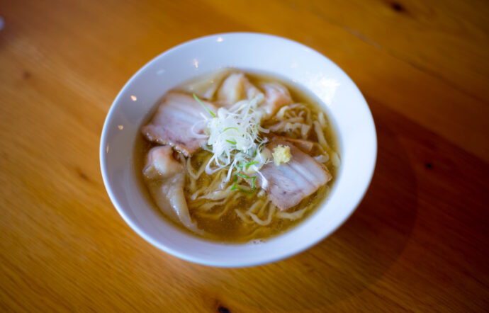 麺 㐂色 めん きいろ メン キイロ MEN KIIRO  ラーメン 油そば まぜそば つけ麺  岐南  岐阜県羽島郡岐南町上印食9-101  塩そば えびシュウマイ 豚と生姜のまぜごはん
（株）富屋酒店 かぶしきがいしゃ とみやさけてん カブシキガイシャ　トミヤサケテン TOMIYA SAKETEN 　愛知県名古屋市瑞穂区上坂町1-41-2　地酒屋　豊盃　HOUHAI ほうはい　ホーハイ　三浦酒造  MIURASHUZO日高見　ひたかみ　ヒタカミ HITAKAMI  平孝酒造　HIRAKOSHUZO 天の戸 アマノト　あまのと　AMANOTO　浅舞酒造ASAMAISHUZO　飛露喜 HIROKISHUZOHONTEN　廣木酒造本店　HIROK　大那 DAINA　ダイナ　だいな　菊の里酒造　KIKUNOSATOSHUZO　旭興　KYOKUKO　きょくこう　キョクコウ　渡邉酒造　WATANABESHUZO　仙禽 SENKIN　せんきん　センキン（株）せんきん SENKIN鶴齢　カクレイ　かくれい KAKUREI　青木酒造　AOKISHUZO謙信 ケンシン　けんしん KENSHIN池田屋酒造 IKEDAYASHUZO 白岳仙 HAKUGAKUSEN　ハクガクセン　はくがくせん　安本酒造 YASUMOTOSHUZO 群馬泉 グンマイズミ　ぐんまいずみ 島岡酒造 SHIMAOKASHUZO  喜久醉 きくよい キクヨイKIKUYOI 青島酒造 AOSHIMASHUZO 長珍 ちょうちん　チョウチン長珍酒造CHOCHINSHUZO　みねたからみりん　峯寳 味醂　一子相伝 ミネタカラ　いっしそうでん　イッシソウデン　小笠原味醂 OGASAWARA MIRIN

瀧自慢　たきじまん　タキジマン　瀧自慢酒造　TAKIZIMANSHUZO　田光　TABIKA 早川酒造  HAYAKAWASHUZO　作　ZAKU ざく ザク 清水清三郎商店 SHIMIZUSEIZABUROSHOTEN  篠峯　櫛羅　しのみね　シノミネ　くじら　クジラ　千代酒造　CHIYOSHUZO　雑賀　さいか　サイカ　九重雑賀  KOKONOESAIKA　紀土　鶴梅　無量山　きっど　キッド　KID 　ツルウメ　つるうめ　TURUUME　ムリョウザン　むりょうざん　MURYOZAN　平和酒造　HEIWASHUZO　蒼空　そうくう　ソウクウ　SÔKÛ　藤岡酒造　HUJIOKASHUZO 　宝剣　HOUKEN  宝剣酒造　ほうけんしゅぞう　ホウケンシュゾウ　HOKENSHUZO　清酒竹鶴　小笹屋竹鶴　せいしゅたけつる　セイシュタケツル　おささやたけつる　オササヤタケツル　竹鶴酒造　TAKETURUSHUZO
石鎚　いしづち　イシヅチ　石鎚酒造　ISHIDUCHISHUZO　土佐しらぎく　とさしらぎく　トサシラギク　仙頭酒造場　せんとうしゅぞうじょう　SENDOSHUZOZYO
　
 ブルゴーニュワイン　BOURGOGNE  ボルドーワイン　BORDEAUXカリフォルニアワイン CALIFORNIA  シャンパーニュ  SHAMPAGNEアルザスワイン ALSACE ドイツワイン WEIN GERMAN WINE 専門店　ライカM11　ズミルックス50　レンズ　代表　上田豊二　　きき酒師　焼酎アドバイザー　シャンパーニュシュヴァリエ　堀田駅より徒歩10分　熱田神宮駅より徒歩10分
市バス　牛巻より徒歩３分　地下鉄堀田駅より徒歩１５分　名古屋高速堀田出口より車で２分　牛巻交差点より徒歩５分　レトロ街並み　瓦屋根　裏道　大通りより二本入る　CLASSIC CARクラッシックカー CLASSIC BIKE　クラッシックバイク INTERIA　インテリア　　FASHION　ファッション　MUSIC　音楽　LOVE　SAKE SHOP　酒屋
センス　クリエイト　おたく　　MANIAマニア MOVIE　映画　CINEMA シネマ　2024年春オープン予定 いいねタウン瑞穂 iiNE マルシェ内　グランクレア瑞穂 いいねタウン瑞穂  愛知県名古屋市瑞穂区宝田町四丁目2番、3番2　春敲町三丁目23番1（地番） 魚太郎　UOTARO MIZUHO うおたろう　ウオタロウ　なごやみずほてん　ナゴヤミズホテン　 名古屋瑞穂店  車で1分　徒歩5分　丸明 瑞穂店  MARUAKI MIZUHO　マルアキ ミズホテン　まるあき みずほてん　 徒歩10分　車3分　焼肉 美奈登  ヤキニクミナト　やきにくみなと YAKINIKU MINATO 車で2分　徒歩10分  どての品川　DOTENO SHINAGAWA　ドテノシナガワ　どてのしながわ　車で30秒　徒歩1分昇福亭　SHOHUKUTEI しょうふくてい　ショウフクテイ 街中華　マニア　大盛り　個性派  車で5分　徒歩15分  名店 近くにたくさんあり　堀田バンザイ　牛巻バンザイ　名古屋のへそ


