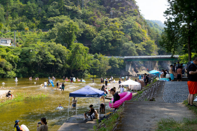 湯谷園地　ゆやえんち　ユヤエンチ  愛知県新城市能登上ノ段　長年の避暑地  激冷たい  最高 端からJUMP  岩場からJUMP  愛知の穴場  （株）富屋酒店 かぶしきがいしゃ とみやさけてん カブシキガイシャ　トミヤサケテン TOMIYA SAKETEN 　愛知県名古屋市瑞穂区上坂町1-41-2　地酒屋　豊盃　HOUHAI ほうはい　ホーハイ　三浦酒造  MIURASHUZO日高見　ひたかみ　ヒタカミ HITAKAMI  平孝酒造　HIRAKOSHUZO 天の戸 アマノト　あまのと　AMANOTO　浅舞酒造 ASAMAISHUZO　飛露喜 HIROKISHUZOHONTEN　廣木酒造本店　HIROK　大那 DAINA　ダイナ　だいな　菊の里酒造　KIKUNOSATOSHUZO　旭興　KYOKUKO　きょくこう　キョクコウ　渡邉酒造　WATANABESHUZO　仙禽 SENKIN　せんきん　センキン（株）せんきん SENKIN鶴齢　カクレイ　かくれい KAKUREI　青木酒造　AOKISHUZO謙信 ケンシン　けんしん KENSHIN池田屋酒造 IKEDAYASHUZO 白岳仙 HAKUGAKUSEN　ハクガクセン　はくがくせん　安本酒造 YASUMOTOSHUZO 群馬泉 グンマイズミ　ぐんまいずみ 島岡酒造 SHIMAOKASHUZO  喜久醉 きくよい キクヨイKIKUYOI 青島酒造 AOSHIMASHUZO 長珍 ちょうちん　チョウチン長珍酒造CHOCHINSHUZO　みねたからみりん　峯寳 味醂　一子相伝 ミネタカラ　いっしそうでん　イッシソウデン　小笠原味醂 OGASAWARA MIRIN

瀧自慢　たきじまん　タキジマン　瀧自慢酒造　TAKIZIMANSHUZO　田光　TABIKA 早川酒造  HAYAKAWASHUZO　作　ZAKU ざく ザク 清水清三郎商店 SHIMIZUSEIZABUROSHOTEN  篠峯　櫛羅　しのみね　シノミネ　くじら　クジラ　千代酒造　CHIYOSHUZO　雑賀　さいか　サイカ　九重雑賀  KOKONOESAIKA　紀土　鶴梅　無量山　きっど　キッド　KID 　ツルウメ　つるうめ　TURUUME　ムリョウザン　むりょうざん　MURYOZAN　平和酒造　HEIWASHUZO　蒼空　そうくう　ソウクウ　SÔKÛ　藤岡酒造　HUJIOKASHUZO 　宝剣　HOUKEN  宝剣酒造　ほうけんしゅぞう　ホウケンシュゾウ　HOKENSHUZO　清酒竹鶴　小笹屋竹鶴　せいしゅたけつる　セイシュタケツル　おささやたけつる　オササヤタケツル　竹鶴酒造　TAKETURUSHUZO
石鎚　いしづち　イシヅチ　石鎚酒造　ISHIDUCHISHUZO　土佐しらぎく　とさしらぎく　トサシラギク　仙頭酒造場　せんとうしゅぞうじょう　SENDOSHUZOZYO　アルガブランカ　ARUGABURANKA勝沼醸造　KATUNUMAJÔZÔ　ドメーヌソガ　ソガ・ペール・エ・フィス SOGA PELE ET FIS　オブセワイナリー　OBUSEWINERY　ドメーヌタカヒコ　DOMAINE TAKAHIKO　クリサワブラン　KURISAWA BLANC　ナカザワワイナリー　NAKAZAWA WINERY　さつま寿　SATUMA KOTOBUKI 　尾込商店 OGOME SHOTEN  蔵の師魂 KURANOSHIKON  小正醸造　KOMASA ＪÔＺÔ　天狗櫻 TENGUSAKURA  白石酒蔵　SHIRAISHISHUZO  しま千両 SHIMASENRYO　高崎酒蔵  TAKASAKISHUZO  杜氏潤平　TOJIJUNPEI  小玉醸造  KODAMAJOZO  赤鹿毛　青鹿毛  AKAKAGE   AOKAGE　柳田酒蔵  YANAGIDASHUZO　舞香　MAIKA　泰明　TAIMEI　藤居醸造　HUZIIJÔＺÔ　池の露　特酎天草　IKENOTUYU  TOKUCHU  AMAKUSA　壱乃醸　飛乃流　朝日　ICHINOJO  HINORYU　ASAHI　朝日酒造　ASAHISHUZO　龍宮　RYUGU 富田酒造場　TOMITASHUZOJO　鳥飼 TORIKAI　鳥飼酒造　TORIKAISHUZO　極楽 GOIKURAKU　林酒造場 HAYASHISHUZOJO　屋久の島大自然林　酔麦香　YAKUNOSHIMA DAISHIZENRIN SUIBASKUKA　本坊酒造　HONBOSHUZO
金峰　金峰荒蘆過  KINPO　KINPOARAROKA　宇都酒造　UTOSHUZO　北谷長老　CHYATANCHÔＲÔ　北谷酒造　CHYATANSHUZO　山原くいな　YAMBARUKUINA　やんばる酒造　YAMBARUSHUZO　2024年春オープン予定 いいねタウン瑞穂 iiNE マルシェ内　グランクレア瑞穂 いいねタウン瑞穂  愛知県名古屋市瑞穂区宝田町四丁目2番、3番2　春敲町三丁目23番1（地番） 魚太郎　UOTARO MIZUHO うおたろう　ウオタロウ　なごやみずほてん　ナゴヤミズホテン　 名古屋瑞穂店  車で1分　徒歩5分　丸明 瑞穂店  MARUAKI MIZUHO　マルアキ ミズホテン　まるあき みずほてん　 徒歩10分　車3分　焼肉 美奈登  ヤキニクミナト　やきにくみなと YAKINIKU MINATO 車で2分　徒歩10分  どての品川　DOTENO SHINAGAWA　ドテノシナガワ　どてのしながわ　車で30秒　徒歩1分昇福亭　SHOHUKUTEI しょうふくてい　ショウフクテイ 街中華　マニア　大盛り　個性派  車で5分　徒歩15分  名店 近くにたくさんあり　堀田バンザイ　牛巻バンザイ　名古屋のへそ

