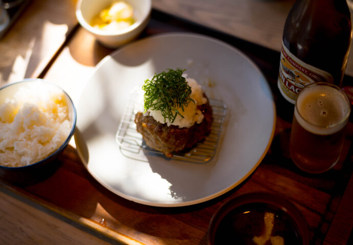 HIKINIKUNOTORIKO　挽き肉のトリコ栄店  サカエテン ひきにくのとりこ ヒキニクノトリコ  ハンバーグ定食  愛知県名古屋市中区栄3-22-16  ハンバーグ カレー カフェ
（株）富屋酒店 かぶしきがいしゃ とみやさけてん カブシキガイシャ　トミヤサケテン TOMIYA SAKETEN 　愛知県名古屋市瑞穂区上坂町1-41-2　地酒屋　豊盃　HOUHAI ほうはい　ホーハイ　三浦酒造  MIURASHUZO日高見　ひたかみ　ヒタカミ HITAKAMI  平孝酒造　HIRAKOSHUZO 天の戸 アマノト　あまのと　AMANOTO　浅舞酒造ASAMAISHUZO　飛露喜 HIROKISHUZOHONTEN　廣木酒造本店　HIROK　大那 DAINA　ダイナ　だいな　菊の里酒造　KIKUNOSATOSHUZO　旭興　KYOKUKO　きょくこう　キョクコウ　渡邉酒造　WATANABESHUZO　仙禽 SENKIN　せんきん　センキン（株）せんきん SENKIN鶴齢　カクレイ　かくれい KAKUREI　青木酒造　AOKISHUZO謙信 ケンシン　けんしん KENSHIN池田屋酒造 IKEDAYASHUZO 白岳仙 HAKUGAKUSEN　ハクガクセン　はくがくせん　安本酒造 YASUMOTOSHUZO 群馬泉 グンマイズミ　ぐんまいずみ 島岡酒造 SHIMAOKASHUZO  喜久醉 きくよい キクヨイKIKUYOI 青島酒造 AOSHIMASHUZO 長珍 ちょうちん　チョウチン長珍酒造CHOCHINSHUZO　みねたからみりん　峯寳 味醂　一子相伝 ミネタカラ　いっしそうでん　イッシソウデン　小笠原味醂 OGASAWARA MIRIN

瀧自慢　たきじまん　タキジマン　瀧自慢酒造　TAKIZIMANSHUZO　田光　TABIKA 早川酒造  HAYAKAWASHUZO　作　ZAKU ざく ザク 清水清三郎商店 SHIMIZUSEIZABUROSHOTEN  篠峯　櫛羅　しのみね　シノミネ　くじら　クジラ　千代酒造　CHIYOSHUZO　雑賀　さいか　サイカ　九重雑賀  KOKONOESAIKA　紀土　鶴梅　無量山　きっど　キッド　KID 　ツルウメ　つるうめ　TURUUME　ムリョウザン　むりょうざん　MURYOZAN　平和酒造　HEIWASHUZO　蒼空　そうくう　ソウクウ　SÔKÛ　藤岡酒造　HUJIOKASHUZO 　宝剣　HOUKEN  宝剣酒造　ほうけんしゅぞう　ホウケンシュゾウ　HOKENSHUZO　清酒竹鶴　小笹屋竹鶴　せいしゅたけつる　セイシュタケツル　おささやたけつる　オササヤタケツル　竹鶴酒造　TAKETURUSHUZO
石鎚　いしづち　イシヅチ　石鎚酒造　ISHIDUCHISHUZO　土佐しらぎく　とさしらぎく　トサシラギク　仙頭酒造場　せんとうしゅぞうじょう　SENDOSHUZOZYO
　
 ブルゴーニュワイン　BOURGOGNE  ボルドーワイン　BORDEAUXカリフォルニアワイン CALIFORNIA  シャンパーニュ  SHAMPAGNEアルザスワイン ALSACE ドイツワイン WEIN GERMAN WINE 専門店　ライカM11　ズミルックス50　レンズ　代表　上田豊二　　きき酒師　焼酎アドバイザー　シャンパーニュシュヴァリエ　堀田駅より徒歩10分　熱田神宮駅より徒歩10分
市バス　牛巻より徒歩３分　地下鉄堀田駅より徒歩１５分　名古屋高速堀田出口より車で２分　牛巻交差点より徒歩５分　レトロ街並み　瓦屋根　裏道　大通りより二本入る　CLASSIC CARクラッシックカー CLASSIC BIKE　クラッシックバイク INTERIA　インテリア　　FASHION　ファッション　MUSIC　音楽　LOVE　SAKE SHOP　酒屋
センス　クリエイト　おたく　　MANIAマニア MOVIE　映画　CINEMA シネマ　2024年春オープン予定 いいねタウン瑞穂 iiNE マルシェ内　グランクレア瑞穂 いいねタウン瑞穂  愛知県名古屋市瑞穂区宝田町四丁目2番、3番2　春敲町三丁目23番1（地番） 魚太郎　UOTARO MIZUHO うおたろう　ウオタロウ　なごやみずほてん　ナゴヤミズホテン　 名古屋瑞穂店  車で1分　徒歩5分　丸明 瑞穂店  MARUAKI MIZUHO　マルアキ ミズホテン　まるあき みずほてん　 徒歩10分　車3分　焼肉 美奈登  ヤキニクミナト　やきにくみなと YAKINIKU MINATO 車で2分　徒歩10分  どての品川　DOTENO SHINAGAWA　ドテノシナガワ　どてのしながわ　車で30秒　徒歩1分昇福亭　SHOHUKUTEI しょうふくてい　ショウフクテイ 街中華　マニア　大盛り　個性派  車で5分　徒歩15分  名店 近くにたくさんあり　堀田バンザイ　牛巻バンザイ　名古屋のへそ


