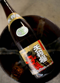 いちきの海辺の美しき素朴さがそのまま味わえる手造りの旨さ  「本格芋焼酎  IMOSHOCHU  天狗櫻 TENGUSAKURA   25度」　　