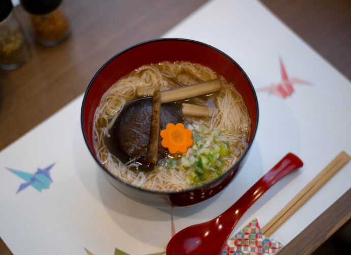 めん屋 東太郎 めんや とうたろう MENYA TOUTARO メンヤ トウタロウ 京都府京都市中京区堺町通り下る道祐町135-1三条食彩ろぉじ なずなの舗　（株）富屋酒店 かぶしきがいしゃ とみやさけてん カブシキガイシャ　トミヤサケテン TOMIYA SAKETEN 　愛知県名古屋市瑞穂区上坂町1-41-2　地酒屋　豊盃　HOUHAI ほうはい　ホーハイ　三浦酒造  MIURASHUZO日高見　ひたかみ　ヒタカミ HITAKAMI  平孝酒造　HIRAKOSHUZO 天の戸 アマノト　あまのと　AMANOTO　浅舞酒造 ASAMAISHUZO　飛露喜 HIROKISHUZOHONTEN　廣木酒造本店　HIROK　大那 DAINA　ダイナ　だいな　菊の里酒造　KIKUNOSATOSHUZO　旭興　KYOKUKO　きょくこう　キョクコウ　渡邉酒造　WATANABESHUZO　仙禽 SENKIN　せんきん　センキン（株）せんきん SENKIN鶴齢　カクレイ　かくれい KAKUREI　青木酒造　AOKISHUZO謙信 ケンシン　けんしん KENSHIN池田屋酒造 IKEDAYASHUZO 白岳仙 HAKUGAKUSEN　ハクガクセン　はくがくせん　安本酒造 YASUMOTOSHUZO 群馬泉 グンマイズミ　ぐんまいずみ 島岡酒造 SHIMAOKASHUZO  喜久醉 きくよい キクヨイKIKUYOI 青島酒造 AOSHIMASHUZO 長珍 ちょうちん　チョウチン長珍酒造CHOCHINSHUZO　みねたからみりん　峯寳 味醂　一子相伝 ミネタカラ　いっしそうでん　イッシソウデン　小笠原味醂 OGASAWARA MIRIN

瀧自慢　たきじまん　タキジマン　瀧自慢酒造　TAKIZIMANSHUZO　田光　TABIKA 早川酒造  HAYAKAWASHUZO　作　ZAKU ざく ザク 清水清三郎商店 SHIMIZUSEIZABUROSHOTEN  篠峯　櫛羅　しのみね　シノミネ　くじら　クジラ　千代酒造　CHIYOSHUZO　雑賀　さいか　サイカ　九重雑賀  KOKONOESAIKA　紀土　鶴梅　無量山　きっど　キッド　KID 　ツルウメ　つるうめ　TURUUME　ムリョウザン　むりょうざん　MURYOZAN　平和酒造　HEIWASHUZO　蒼空　そうくう　ソウクウ　SÔKÛ　藤岡酒造　HUJIOKASHUZO 　宝剣　HOUKEN  宝剣酒造　ほうけんしゅぞう　ホウケンシュゾウ　HOKENSHUZO　清酒竹鶴　小笹屋竹鶴　せいしゅたけつる　セイシュタケツル　おささやたけつる　オササヤタケツル　竹鶴酒造　TAKETURUSHUZO
石鎚　いしづち　イシヅチ　石鎚酒造　ISHIDUCHISHUZO　土佐しらぎく　とさしらぎく　トサシラギク　仙頭酒造場　せんとうしゅぞうじょう　SENDOSHUZOZYO
　
 ブルゴーニュワイン　BOURGOGNE  ボルドーワイン　BORDEAUXカリフォルニアワイン CALIFORNIA  シャンパーニュ  SHAMPAGNEアルザスワイン ALSACE ドイツワイン WEIN GERMAN WINE 専門店　ライカM11　ズミルックス50　レンズ　代表　上田豊二　　きき酒師　焼酎アドバイザー　シャンパーニュシュヴァリエ　堀田駅より徒歩10分　熱田神宮駅より徒歩10分
市バス　牛巻より徒歩３分　地下鉄堀田駅より徒歩１５分　名古屋高速堀田出口より車で２分　牛巻交差点より徒歩５分　レトロ街並み　瓦屋根　裏道　大通りより二本入る　CLASSIC CARクラッシックカー CLASSIC BIKE　クラッシックバイク INTERIA　インテリア　　FASHION　ファッション　MUSIC　音楽　LOVE　SAKE SHOP　酒屋
センス　クリエイト　おたく　　MANIAマニア MOVIE　映画　CINEMA シネマ　2024年春オープン予定 いいねタウン瑞穂 iiNE マルシェ内　グランクレア瑞穂 いいねタウン瑞穂  愛知県名古屋市瑞穂区宝田町四丁目2番、3番2　春敲町三丁目23番1（地番） 魚太郎　UOTARO MIZUHO うおたろう　ウオタロウ　なごやみずほてん　ナゴヤミズホテン　 名古屋瑞穂店  車で1分　徒歩5分　丸明 瑞穂店  MARUAKI MIZUHO　マルアキ ミズホテン　まるあき みずほてん　 徒歩10分　車3分　焼肉 美奈登  ヤキニクミナト　やきにくみなと YAKINIKU MINATO 車で2分　徒歩10分  どての品川　DOTENO SHINAGAWA　ドテノシナガワ　どてのしながわ　車で30秒　徒歩1分昇福亭　SHOHUKUTEI しょうふくてい　ショウフクテイ 街中華　マニア　大盛り　個性派  車で5分　徒歩15分  名店 近くにたくさんあり　堀田バンザイ　牛巻バンザイ　名古屋のへそ

