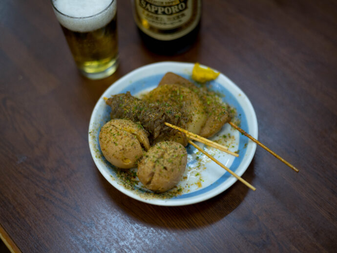 静岡おでん おがわ シズオカオデン オガワ SHIZUOKA ODEN OGAWA 静岡県静岡市葵区馬場町38
（株）富屋酒店 かぶしきがいしゃ とみやさけてん カブシキガイシャ　トミヤサケテン TOMIYA SAKETEN 　愛知県名古屋市瑞穂区上坂町1-41-2　地酒屋　豊盃　HOUHAI ほうはい　ホーハイ　三浦酒造  MIURASHUZO日高見　ひたかみ　ヒタカミ HITAKAMI  平孝酒造　HIRAKOSHUZO 天の戸 アマノト　あまのと　AMANOTO　浅舞酒造ASAMAISHUZO　飛露喜 HIROKISHUZOHONTEN　廣木酒造本店　HIROK　大那 DAINA　ダイナ　だいな　菊の里酒造　KIKUNOSATOSHUZO　旭興　KYOKUKO　きょくこう　キョクコウ　渡邉酒造　WATANABESHUZO　仙禽 SENKIN　せんきん　センキン（株）せんきん SENKIN鶴齢　カクレイ　かくれい KAKUREI　青木酒造　AOKISHUZO謙信 ケンシン　けんしん KENSHIN池田屋酒造 IKEDAYASHUZO 白岳仙 HAKUGAKUSEN　ハクガクセン　はくがくせん　安本酒造 YASUMOTOSHUZO 群馬泉 グンマイズミ　ぐんまいずみ 島岡酒造 SHIMAOKASHUZO  喜久醉 きくよい キクヨイKIKUYOI 青島酒造 AOSHIMASHUZO 長珍 ちょうちん　チョウチン長珍酒造CHOCHINSHUZO　みねたからみりん　峯寳 味醂　一子相伝 ミネタカラ　いっしそうでん　イッシソウデン　小笠原味醂 OGASAWARA MIRIN

瀧自慢　たきじまん　タキジマン　瀧自慢酒造　TAKIZIMANSHUZO　田光　TABIKA 早川酒造  HAYAKAWASHUZO　作　ZAKU ざく ザク 清水清三郎商店 SHIMIZUSEIZABUROSHOTEN  篠峯　櫛羅　しのみね　シノミネ　くじら　クジラ　千代酒造　CHIYOSHUZO　雑賀　さいか　サイカ　九重雑賀  KOKONOESAIKA　紀土　鶴梅　無量山　きっど　キッド　KID 　ツルウメ　つるうめ　TURUUME　ムリョウザン　むりょうざん　MURYOZAN　平和酒造　HEIWASHUZO　蒼空　そうくう　ソウクウ　SÔKÛ　藤岡酒造　HUJIOKASHUZO 　宝剣　HOUKEN  宝剣酒造　ほうけんしゅぞう　ホウケンシュゾウ　HOKENSHUZO　清酒竹鶴　小笹屋竹鶴　せいしゅたけつる　セイシュタケツル　おささやたけつる　オササヤタケツル　竹鶴酒造　TAKETURUSHUZO
石鎚　いしづち　イシヅチ　石鎚酒造　ISHIDUCHISHUZO　土佐しらぎく　とさしらぎく　トサシラギク　仙頭酒造場　せんとうしゅぞうじょう　SENDOSHUZOZYO
　
 ブルゴーニュワイン　BOURGOGNE  ボルドーワイン　BORDEAUXカリフォルニアワイン CALIFORNIA  シャンパーニュ  SHAMPAGNEアルザスワイン ALSACE ドイツワイン WEIN GERMAN WINE 専門店　ライカM11　ズミルックス50　レンズ　代表　上田豊二　　きき酒師　焼酎アドバイザー　シャンパーニュシュヴァリエ　堀田駅より徒歩10分　熱田神宮駅より徒歩10分
市バス　牛巻より徒歩３分　地下鉄堀田駅より徒歩１５分　名古屋高速堀田出口より車で２分　牛巻交差点より徒歩５分　レトロ街並み　瓦屋根　裏道　大通りより二本入る　CLASSIC CARクラッシックカー CLASSIC BIKE　クラッシックバイク INTERIA　インテリア　　FASHION　ファッション　MUSIC　音楽　LOVE　SAKE SHOP　酒屋
センス　クリエイト　おたく　　MANIAマニア MOVIE　映画　CINEMA シネマ　2024年春オープン予定 いいねタウン瑞穂 iiNE マルシェ内　グランクレア瑞穂 いいねタウン瑞穂  愛知県名古屋市瑞穂区宝田町四丁目2番、3番2　春敲町三丁目23番1（地番） 魚太郎　UOTARO MIZUHO うおたろう　ウオタロウ　なごやみずほてん　ナゴヤミズホテン　 名古屋瑞穂店  車で1分　徒歩5分　丸明 瑞穂店  MARUAKI MIZUHO　マルアキ ミズホテン　まるあき みずほてん　 徒歩10分　車3分　焼肉 美奈登  ヤキニクミナト　やきにくみなと YAKINIKU MINATO 車で2分　徒歩10分  どての品川　DOTENO SHINAGAWA　ドテノシナガワ　どてのしながわ　車で30秒　徒歩1分昇福亭　SHOHUKUTEI しょうふくてい　ショウフクテイ 街中華　マニア　大盛り　個性派  車で5分　徒歩15分  名店 近くにたくさんあり　堀田バンザイ　牛巻バンザイ　名古屋のへそ

