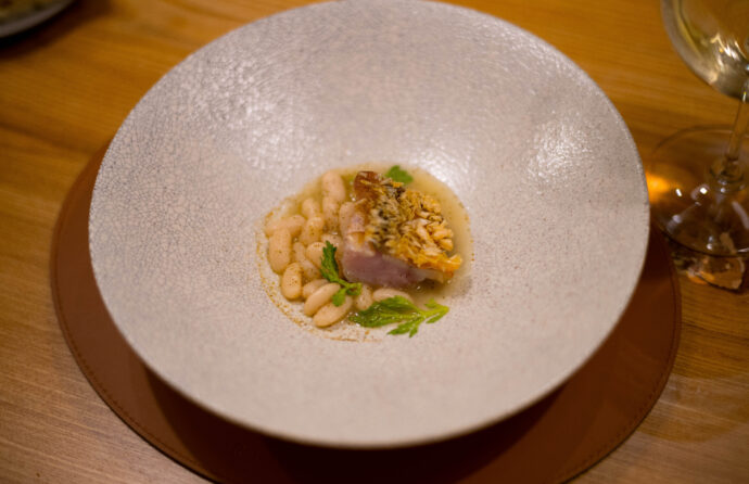 UNE TABLE ユヌ・ターブル ゆぬ・たーぶる フランス料理  惣菜 デリ 愛知県名古屋市西区八筋町107 ヴァカボンドで修行のオーナーシェフ  注目株  ワンオペ   （株）富屋酒店 かぶしきがいしゃ とみやさけてん カブシキガイシャ　トミヤサケテン TOMIYA SAKETEN 　愛知県名古屋市瑞穂区上坂町1-41-2　地酒屋　豊盃　HOUHAI ほうはい　ホーハイ　三浦酒造  MIURASHUZO日高見　ひたかみ　ヒタカミ HITAKAMI  平孝酒造　HIRAKOSHUZO 天の戸 アマノト　あまのと　AMANOTO　浅舞酒造ASAMAISHUZO　飛露喜 HIROKISHUZOHONTEN　廣木酒造本店　HIROK　大那 DAINA　ダイナ　だいな　菊の里酒造　KIKUNOSATOSHUZO　旭興　KYOKUKO　きょくこう　キョクコウ　渡邉酒造　WATANABESHUZO　仙禽 SENKIN　せんきん　センキン（株）せんきん SENKIN鶴齢　カクレイ　かくれい KAKUREI　青木酒造　AOKISHUZO謙信 ケンシン　けんしん KENSHIN池田屋酒造 IKEDAYASHUZO 白岳仙 HAKUGAKUSEN　ハクガクセン　はくがくせん　安本酒造 YASUMOTOSHUZO 群馬泉 グンマイズミ　ぐんまいずみ 島岡酒造 SHIMAOKASHUZO  喜久醉 きくよい キクヨイKIKUYOI 青島酒造 AOSHIMASHUZO 長珍 ちょうちん　チョウチン長珍酒造CHOCHINSHUZO　みねたからみりん　峯寳 味醂　一子相伝 ミネタカラ　いっしそうでん　イッシソウデン　小笠原味醂 OGASAWARA MIRIN

瀧自慢　たきじまん　タキジマン　瀧自慢酒造　TAKIZIMANSHUZO　田光　TABIKA 早川酒造  HAYAKAWASHUZO　作　ZAKU ざく ザク 清水清三郎商店 SHIMIZUSEIZABUROSHOTEN  篠峯　櫛羅　しのみね　シノミネ　くじら　クジラ　千代酒造　CHIYOSHUZO　雑賀　さいか　サイカ　九重雑賀  KOKONOESAIKA　紀土　鶴梅　無量山　きっど　キッド　KID 　ツルウメ　つるうめ　TURUUME　ムリョウザン　むりょうざん　MURYOZAN　平和酒造　HEIWASHUZO　蒼空　そうくう　ソウクウ　SÔKÛ　藤岡酒造　HUJIOKASHUZO 　宝剣　HOUKEN  宝剣酒造　ほうけんしゅぞう　ホウケンシュゾウ　HOKENSHUZO　清酒竹鶴　小笹屋竹鶴　せいしゅたけつる　セイシュタケツル　おささやたけつる　オササヤタケツル　竹鶴酒造　TAKETURUSHUZO
石鎚　いしづち　イシヅチ　石鎚酒造　ISHIDUCHISHUZO　土佐しらぎく　とさしらぎく　トサシラギク　仙頭酒造場　せんとうしゅぞうじょう　SENDOSHUZOZYO
　
 ブルゴーニュワイン　BOURGOGNE  ボルドーワイン　BORDEAUXカリフォルニアワイン CALIFORNIA  シャンパーニュ  SHAMPAGNEアルザスワイン ALSACE ドイツワイン WEIN GERMAN WINE 専門店　ライカM11　ズミルックス50　レンズ　代表　上田豊二　　きき酒師　焼酎アドバイザー　シャンパーニュシュヴァリエ　堀田駅より徒歩10分　熱田神宮駅より徒歩10分
市バス　牛巻より徒歩３分　地下鉄堀田駅より徒歩１５分　名古屋高速堀田出口より車で２分　牛巻交差点より徒歩５分　レトロ街並み　瓦屋根　裏道　大通りより二本入る　CLASSIC CARクラッシックカー CLASSIC BIKE　クラッシックバイク INTERIA　インテリア　　FASHION　ファッション　MUSIC　音楽　LOVE　SAKE SHOP　酒屋
センス　クリエイト　おたく　　MANIAマニア MOVIE　映画　CINEMA シネマ　2024年春オープン予定 いいねタウン瑞穂 iiNE マルシェ内　グランクレア瑞穂 いいねタウン瑞穂  愛知県名古屋市瑞穂区宝田町四丁目2番、3番2　春敲町三丁目23番1（地番） 魚太郎　UOTARO MIZUHO うおたろう　ウオタロウ　なごやみずほてん　ナゴヤミズホテン　 名古屋瑞穂店  車で1分　徒歩5分　丸明 瑞穂店  MARUAKI MIZUHO　マルアキ ミズホテン　まるあき みずほてん　 徒歩10分　車3分　焼肉 美奈登  ヤキニクミナト　やきにくみなと YAKINIKU MINATO 車で2分　徒歩10分  どての品川　DOTENO SHINAGAWA　ドテノシナガワ　どてのしながわ　車で30秒　徒歩1分昇福亭　SHOHUKUTEI しょうふくてい　ショウフクテイ 街中華　マニア　大盛り　個性派  車で5分　徒歩15分  名店 近くにたくさんあり　堀田バンザイ　牛巻バンザイ　名古屋のへそ
）富屋

