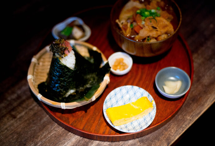 TOMOE 食事とお酒のだいどころ ダイニングバー トモエ  ともえ  岡崎 洋食  愛知県岡崎市若松町宮前34-2 おむすびモーニング  
 
