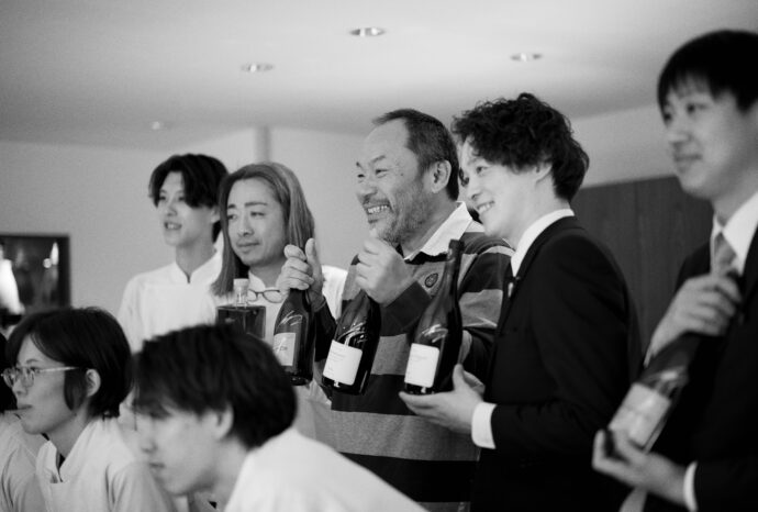 LOU DUMONT ル・デュモン る・でゅもん FRANCE BOURGOGNE フランス ブルゴーニュ ふらんす ぶるごーにゅ  MEURSAULT ムルソー むるそー GEVREY-CHAMBERTIN ジュブレ・シャンベルタン じゅぶれ・しゃんべるたん COTE DE NUIT VILLAGES コート・ド・ニュイ・ヴィラージュ　こーと・ど・にゅい・ヴぃらーじゅ  2022ヴィンテージ  仲田晃司 KOUJI NAKATA ナカタコウジ なかたこうじ  （株）富屋酒店 かぶしきがいしゃ とみやさけてん カブシキガイシャ　トミヤサケテン TOMIYA SAKETEN 　愛知県名古屋市瑞穂区上坂町1-41-2　地酒屋　豊盃　HOUHAI ほうはい　ホーハイ　三浦酒造  MIURASHUZO日高見　ひたかみ　ヒタカミ HITAKAMI  平孝酒造　HIRAKOSHUZO 天の戸 アマノト　あまのと　AMANOTO　浅舞酒造ASAMAISHUZO　飛露喜 HIROKISHUZOHONTEN　廣木酒造本店　HIROK　大那 DAINA　ダイナ　だいな　菊の里酒造　KIKUNOSATOSHUZO　旭興　KYOKUKO　きょくこう　キョクコウ　渡邉酒造　WATANABESHUZO　仙禽 SENKIN　せんきん　センキン（株）せんきん SENKIN鶴齢　カクレイ　かくれい KAKUREI　青木酒造　AOKISHUZO謙信 ケンシン　けんしん KENSHIN池田屋酒造 IKEDAYASHUZO 白岳仙 HAKUGAKUSEN　ハクガクセン　はくがくせん　安本酒造 YASUMOTOSHUZO 群馬泉 グンマイズミ　ぐんまいずみ 島岡酒造 SHIMAOKASHUZO  喜久醉 きくよい キクヨイKIKUYOI 青島酒造 AOSHIMASHUZO 長珍 ちょうちん　チョウチン長珍酒造CHOCHINSHUZO　みねたからみりん　峯寳 味醂　一子相伝 ミネタカラ　いっしそうでん　イッシソウデン　小笠原味醂 OGASAWARA MIRIN

瀧自慢　たきじまん　タキジマン　瀧自慢酒造　TAKIZIMANSHUZO　田光　TABIKA 早川酒造  HAYAKAWASHUZO　作　ZAKU ざく ザク 清水清三郎商店 SHIMIZUSEIZABUROSHOTEN  篠峯　櫛羅　しのみね　シノミネ　くじら　クジラ　千代酒造　CHIYOSHUZO　雑賀　さいか　サイカ　九重雑賀  KOKONOESAIKA　紀土　鶴梅　無量山　きっど　キッド　KID 　ツルウメ　つるうめ　TURUUME　ムリョウザン　むりょうざん　MURYOZAN　平和酒造　HEIWASHUZO　蒼空　そうくう　ソウクウ　SÔKÛ　藤岡酒造　HUJIOKASHUZO 　宝剣　HOUKEN  宝剣酒造　ほうけんしゅぞう　ホウケンシュゾウ　HOKENSHUZO　清酒竹鶴　小笹屋竹鶴　せいしゅたけつる　セイシュタケツル　おささやたけつる　オササヤタケツル　竹鶴酒造　TAKETURUSHUZO
石鎚　いしづち　イシヅチ　石鎚酒造　ISHIDUCHISHUZO　土佐しらぎく　とさしらぎく　トサシラギク　仙頭酒造場　せんとうしゅぞうじょう　SENDOSHUZOZYO
　
 ブルゴーニュワイン　BOURGOGNE  ボルドーワイン　BORDEAUXカリフォルニアワイン CALIFORNIA  シャンパーニュ  SHAMPAGNEアルザスワイン ALSACE ドイツワイン WEIN GERMAN WINE 専門店　ライカM11　ズミルックス50　レンズ　代表　上田豊二　　きき酒師　焼酎アドバイザー　シャンパーニュシュヴァリエ　堀田駅より徒歩10分　熱田神宮駅より徒歩10分
市バス　牛巻より徒歩３分　地下鉄堀田駅より徒歩１５分　名古屋高速堀田出口より車で２分　牛巻交差点より徒歩５分　レトロ街並み　瓦屋根　裏道　大通りより二本入る　CLASSIC CARクラッシックカー CLASSIC BIKE　クラッシックバイク INTERIA　インテリア　　FASHION　ファッション　MUSIC　音楽　LOVE　SAKE SHOP　酒屋
センス　クリエイト　おたく　　MANIAマニア MOVIE　映画　CINEMA シネマ　2024年春オープン予定 いいねタウン瑞穂 iiNE マルシェ内　グランクレア瑞穂 いいねタウン瑞穂  愛知県名古屋市瑞穂区宝田町四丁目2番、3番2　春敲町三丁目23番1（地番） 魚太郎　UOTARO MIZUHO うおたろう　ウオタロウ　なごやみずほてん　ナゴヤミズホテン　 名古屋瑞穂店  車で1分　徒歩5分　丸明 瑞穂店  MARUAKI MIZUHO　マルアキ ミズホテン　まるあき みずほてん　 徒歩10分　車3分　焼肉 美奈登  ヤキニクミナト　やきにくみなと YAKINIKU MINATO 車で2分　徒歩10分  どての品川　DOTENO SHINAGAWA　ドテノシナガワ　どてのしながわ　車で30秒　徒歩1分昇福亭　SHOHUKUTEI しょうふくてい　ショウフクテイ 街中華　マニア　大盛り　個性派  車で5分　徒歩15分  名店 近くにたくさんあり　堀田バンザイ　牛巻バンザイ　名古屋のへそ

