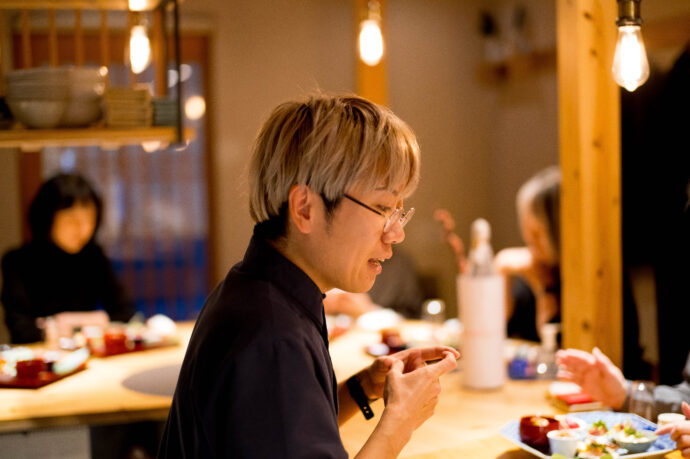 日本酒と旬彩 那古野 けのひ NIHONSYU TO SYUNSAI NAGONO KENIHI にほんしゅとしゅんさい なごの けのひ ニホンシュトシュンサイ ナゴノ ケノヒ  愛知県名古屋市西区那古野1-17-17  お燗酒の会 2025年3月15日開催  （株）富屋酒店 かぶしきがいしゃ とみやさけてん カブシキガイシャ　トミヤサケテン TOMIYA SAKETEN 　愛知県名古屋市瑞穂区上坂町1-41-2　地酒屋　豊盃　HOUHAI ほうはい　ホーハイ　三浦酒造  MIURASHUZO日高見　ひたかみ　ヒタカミ HITAKAMI  平孝酒造　HIRAKOSHUZO 天の戸 アマノト　あまのと　AMANOTO　浅舞酒造ASAMAISHUZO　飛露喜 HIROKISHUZOHONTEN　廣木酒造本店　HIROK　大那 DAINA　ダイナ　だいな　菊の里酒造　KIKUNOSATOSHUZO　旭興　KYOKUKO　きょくこう　キョクコウ　渡邉酒造　WATANABESHUZO　仙禽 SENKIN　せんきん　センキン（株）せんきん SENKIN鶴齢　カクレイ　かくれい KAKUREI　青木酒造　AOKISHUZO謙信 ケンシン　けんしん KENSHIN池田屋酒造 IKEDAYASHUZO 白岳仙 HAKUGAKUSEN　ハクガクセン　はくがくせん　安本酒造 YASUMOTOSHUZO 群馬泉 グンマイズミ　ぐんまいずみ 島岡酒造 SHIMAOKASHUZO  喜久醉 きくよい キクヨイKIKUYOI 青島酒造 AOSHIMASHUZO 長珍 ちょうちん　チョウチン長珍酒造CHOCHINSHUZO　みねたからみりん　峯寳 味醂　一子相伝 ミネタカラ　いっしそうでん　イッシソウデン　小笠原味醂 OGASAWARA MIRIN

瀧自慢　たきじまん　タキジマン　瀧自慢酒造　TAKIZIMANSHUZO　田光　TABIKA 早川酒造  HAYAKAWASHUZO　作　ZAKU ざく ザク 清水清三郎商店 SHIMIZUSEIZABUROSHOTEN  篠峯　櫛羅　しのみね　シノミネ　くじら　クジラ　千代酒造　CHIYOSHUZO　雑賀　さいか　サイカ　九重雑賀  KOKONOESAIKA　紀土　鶴梅　無量山　きっど　キッド　KID 　ツルウメ　つるうめ　TURUUME　ムリョウザン　むりょうざん　MURYOZAN　平和酒造　HEIWASHUZO　蒼空　そうくう　ソウクウ　SÔKÛ　藤岡酒造　HUJIOKASHUZO 　宝剣　HOUKEN  宝剣酒造　ほうけんしゅぞう　ホウケンシュゾウ　HOKENSHUZO　清酒竹鶴　小笹屋竹鶴　せいしゅたけつる　セイシュタケツル　おささやたけつる　オササヤタケツル　竹鶴酒造　TAKETURUSHUZO
石鎚　いしづち　イシヅチ　石鎚酒造　ISHIDUCHISHUZO　土佐しらぎく　とさしらぎく　トサシラギク　仙頭酒造場　せんとうしゅぞうじょう　SENDOSHUZOZYO
　
 ブルゴーニュワイン　BOURGOGNE  ボルドーワイン　BORDEAUXカリフォルニアワイン CALIFORNIA  シャンパーニュ  SHAMPAGNEアルザスワイン ALSACE ドイツワイン WEIN GERMAN WINE 専門店　ライカM11　ズミルックス50　レンズ　代表　上田豊二　　きき酒師　焼酎アドバイザー　シャンパーニュシュヴァリエ　堀田駅より徒歩10分　熱田神宮駅より徒歩10分
市バス　牛巻より徒歩３分　地下鉄堀田駅より徒歩１５分　名古屋高速堀田出口より車で２分　牛巻交差点より徒歩５分　レトロ街並み　瓦屋根　裏道　大通りより二本入る　CLASSIC CARクラッシックカー CLASSIC BIKE　クラッシックバイク INTERIA　インテリア　　FASHION　ファッション　MUSIC　音楽　LOVE　SAKE SHOP　酒屋
センス　クリエイト　おたく　　MANIAマニア MOVIE　映画　CINEMA シネマ　2024年春オープン予定 いいねタウン瑞穂 iiNE マルシェ内　グランクレア瑞穂 いいねタウン瑞穂  愛知県名古屋市瑞穂区宝田町四丁目2番、3番2　春敲町三丁目23番1（地番） 魚太郎　UOTARO MIZUHO うおたろう　ウオタロウ　なごやみずほてん　ナゴヤミズホテン　 名古屋瑞穂店  車で1分　徒歩5分　丸明 瑞穂店  MARUAKI MIZUHO　マルアキ ミズホテン　まるあき みずほてん　 徒歩10分　車3分　焼肉 美奈登  ヤキニクミナト　やきにくみなと YAKINIKU MINATO 車で2分　徒歩10分  どての品川　DOTENO SHINAGAWA　ドテノシナガワ　どてのしながわ　車で30秒　徒歩1分昇福亭　SHOHUKUTEI しょうふくてい　ショウフクテイ 街中華　マニア　大盛り　個性派  車で5分　徒歩15分  名店 近くにたくさんあり　堀田バンザイ　牛巻バンザイ　名古屋のへそ
